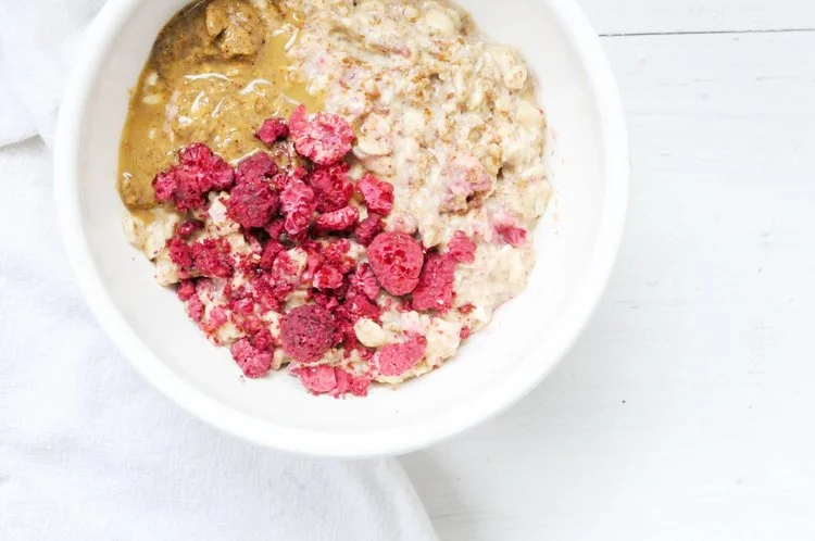 Peanut Butter &amp; Berry Overnight Oats {gluten-free, dairy-free}