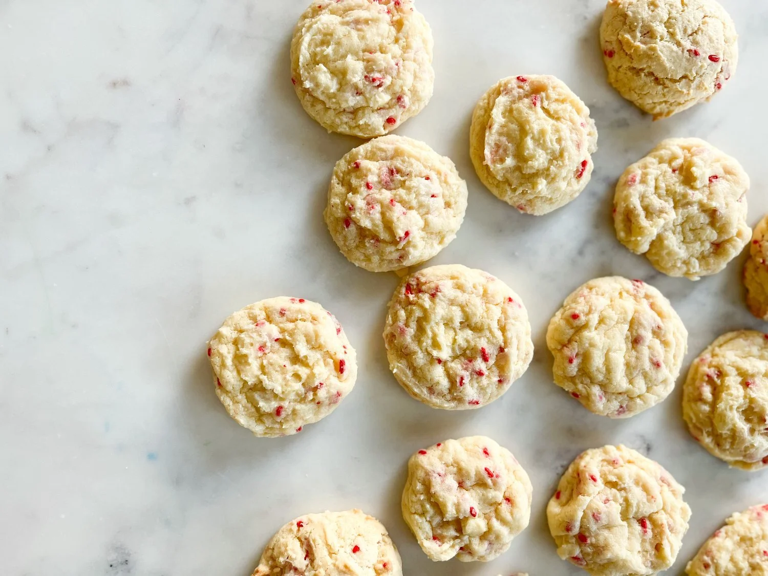 An Easy Cookie Recipe Made With Boxed Cake Mix
