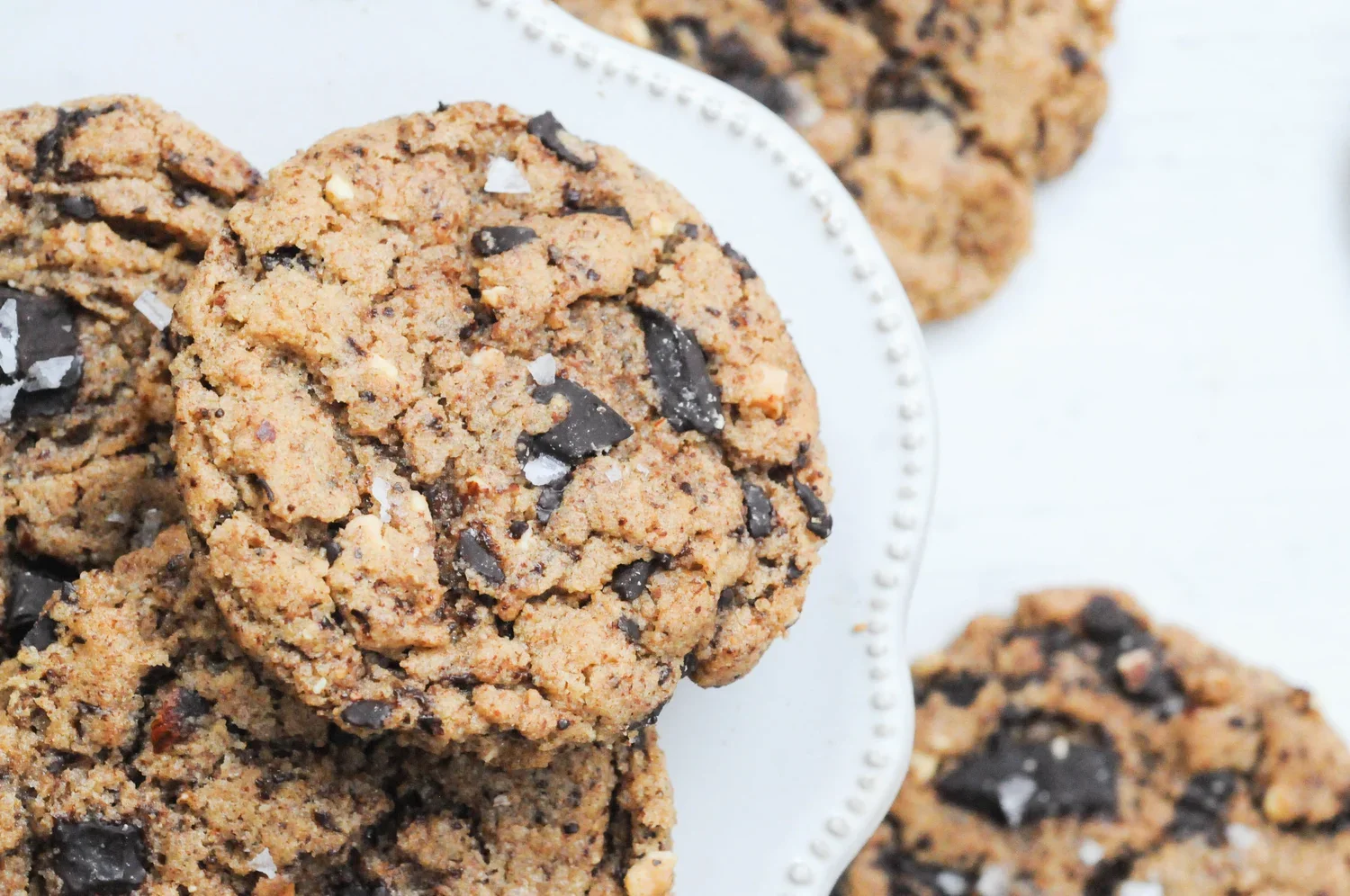 Flourless+and+Vegan+Almond+Butter+Chocolate+Chunk+Cookies (2).webp
