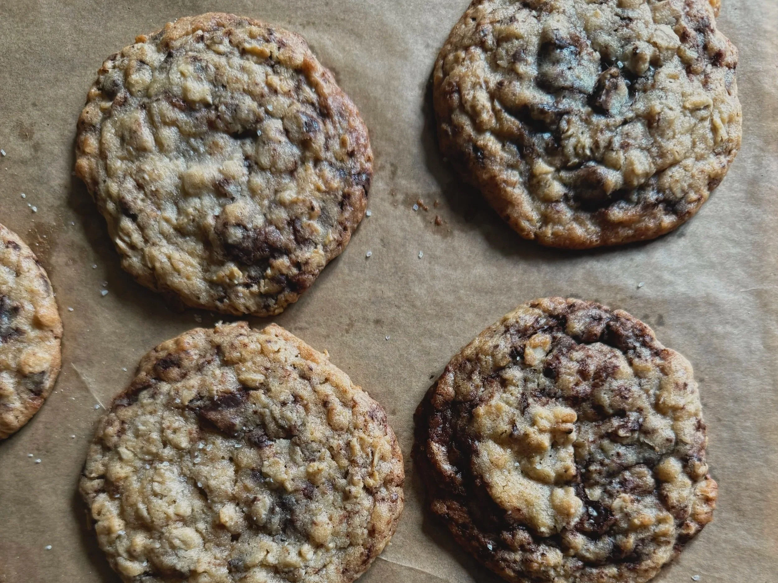 Chewy Oatmeal Cookies with Chocolate Chunks and Sea Salt 