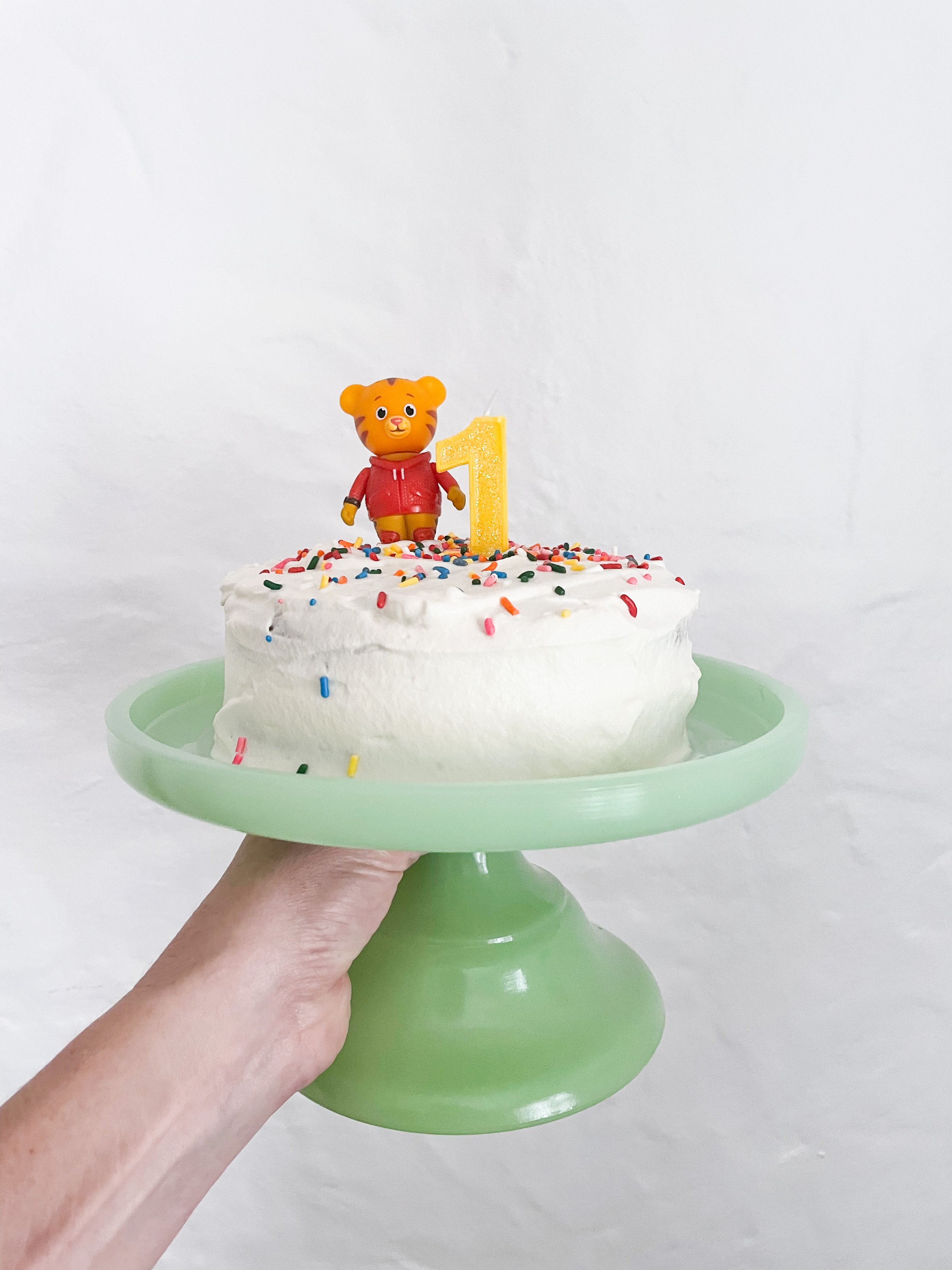 Smash Cake Tutorial and George's First Birthday! - Wood & Spoon