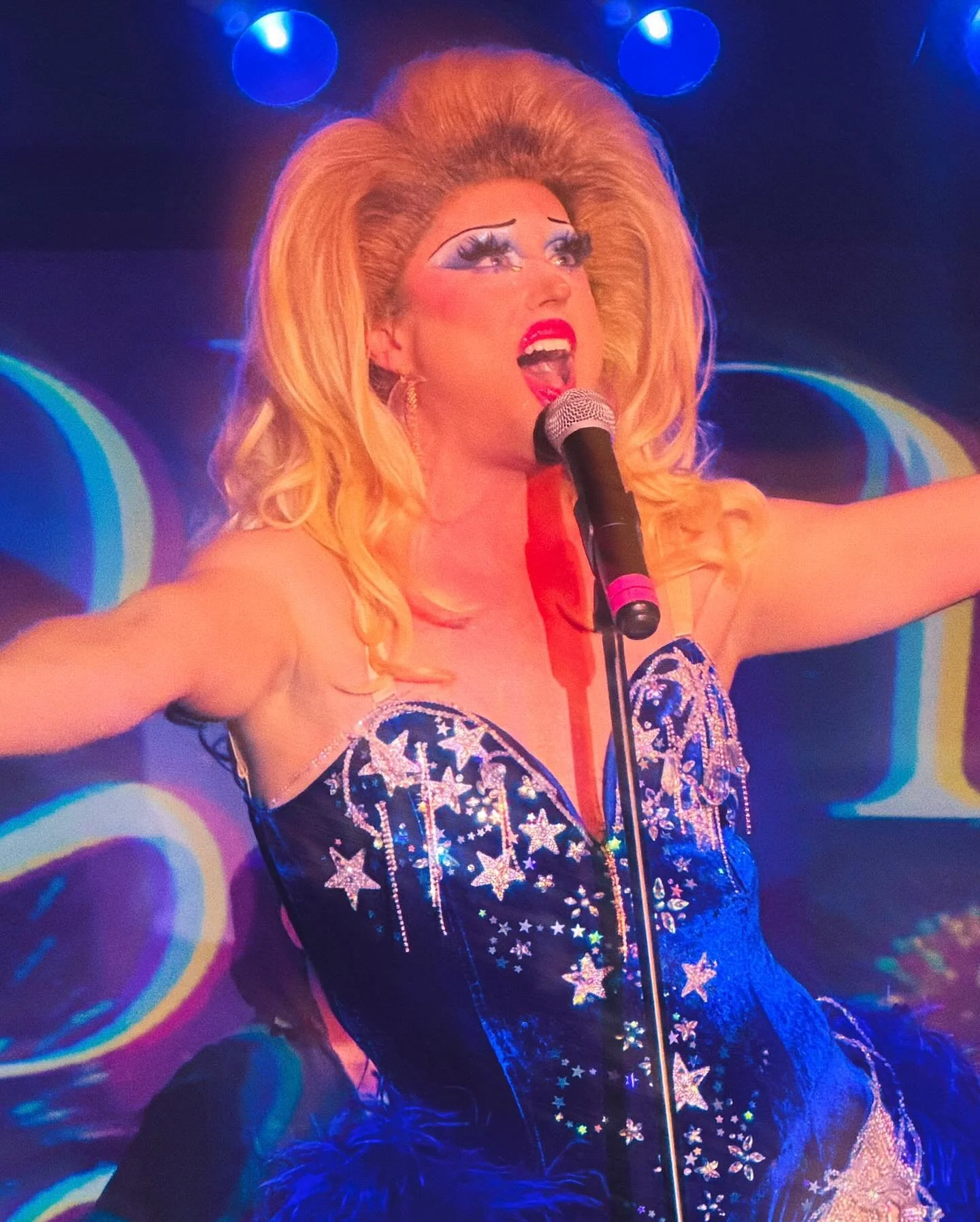 RED IDOL SEASON 3 WINNER 🥇❤️&zwj;🔥✨

I think I&rsquo;ve said &ldquo;thank you&rdquo; a million times in the past 24 hours and I&rsquo;ll say it a million more.

Thank you thank you THANK you to @redeye_ny @castratanyc @howdymrsdowdy @gingersammynyc