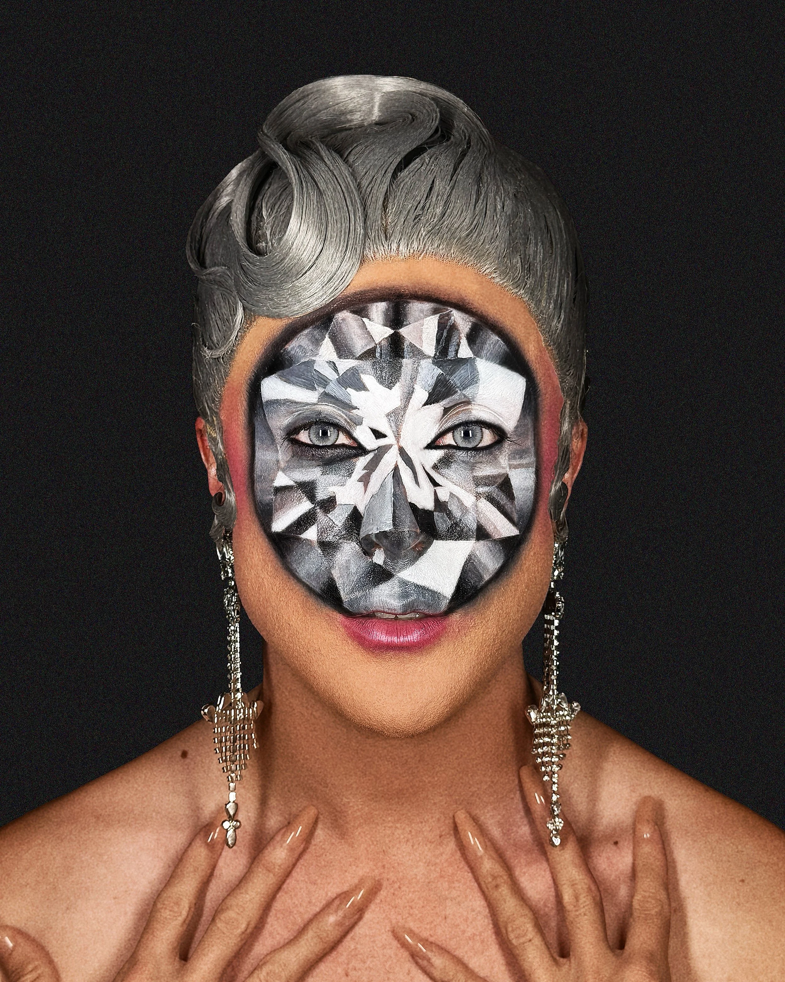 DIAMONDS ARE FOREVER 💎✨💎✨💎✨

I finally tackled one of the toughest makeup challenges I&rsquo;ve ever given myself! The last slide was over FOUR YEARS AGO when I gave up (!) because I didn&rsquo;t think I could pull it off. Never give up! Try again