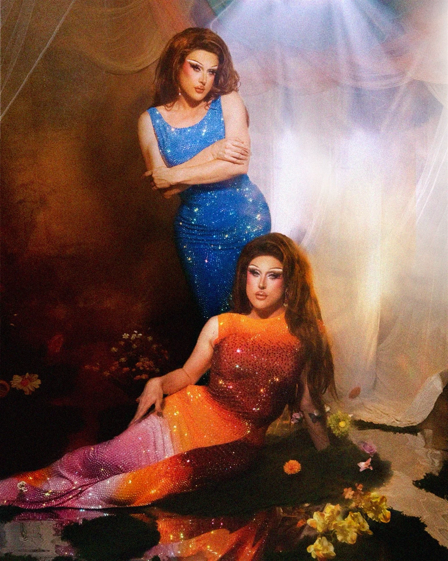 THE TWINS 🩷🧡❤️💙 

I heard it was Gemini season ♊️👯&zwj;♀️ sending love to my fellow air signs 💨 love, your friendly neighborhood Aquarius ♒️✨

this shoot and gorgeous set by the supremely talented @beyondyouphotography @skyeb.photo 💕 also OBVIO