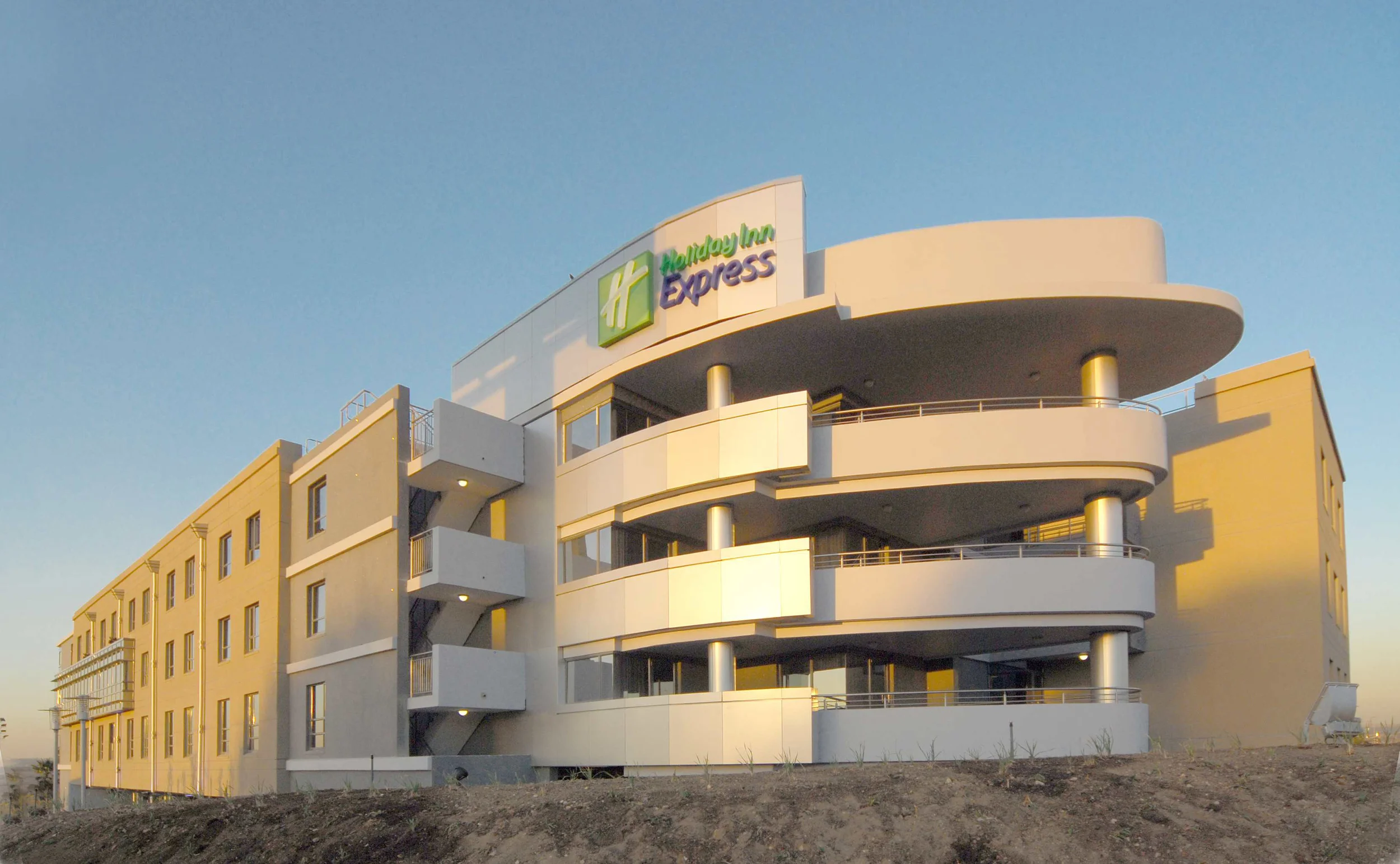hotels-holiday inn express woodmead.jpg
