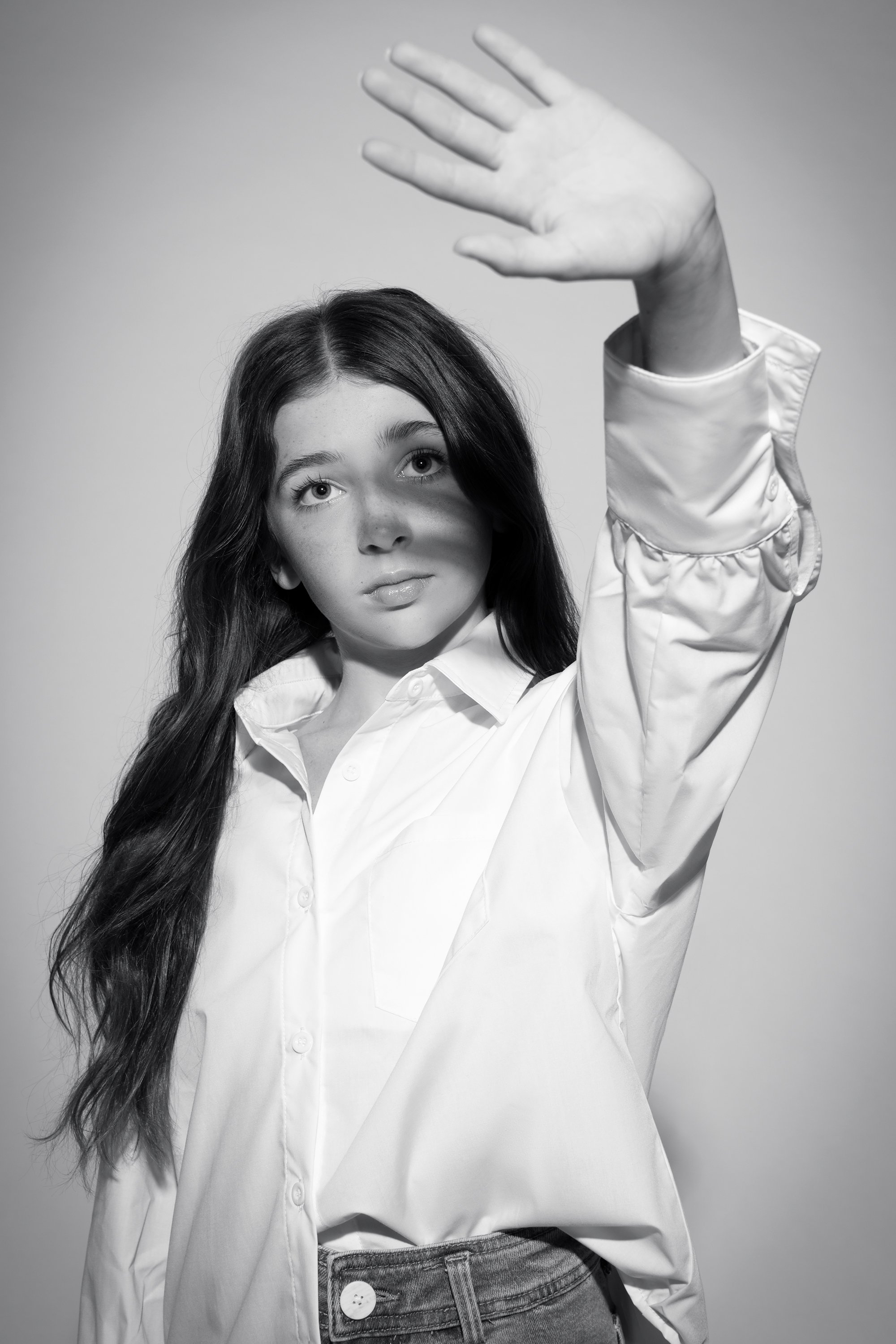 shadow-voyeur-stop-studio-fashion-portrait