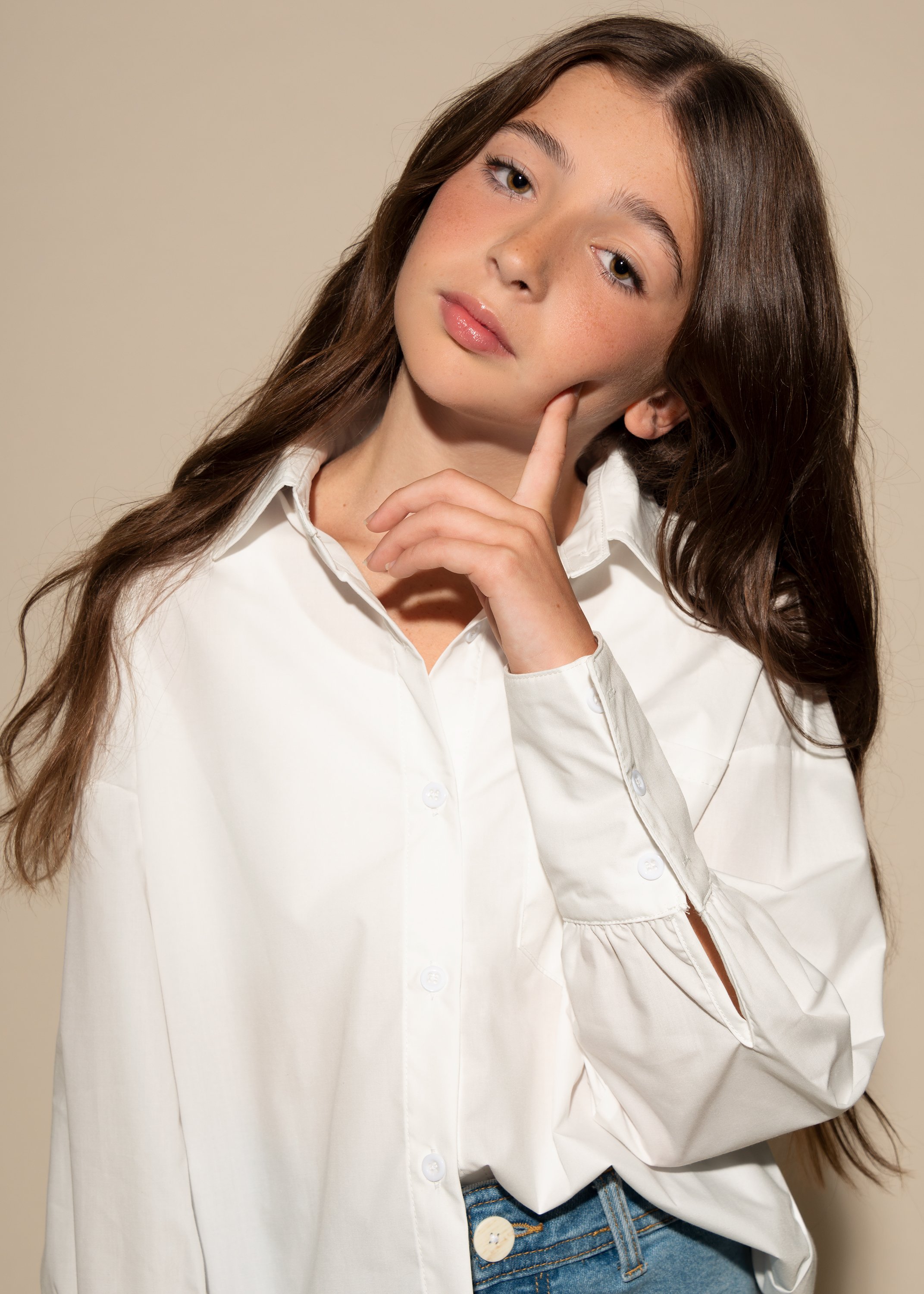girl-thinking-editorial-button-down