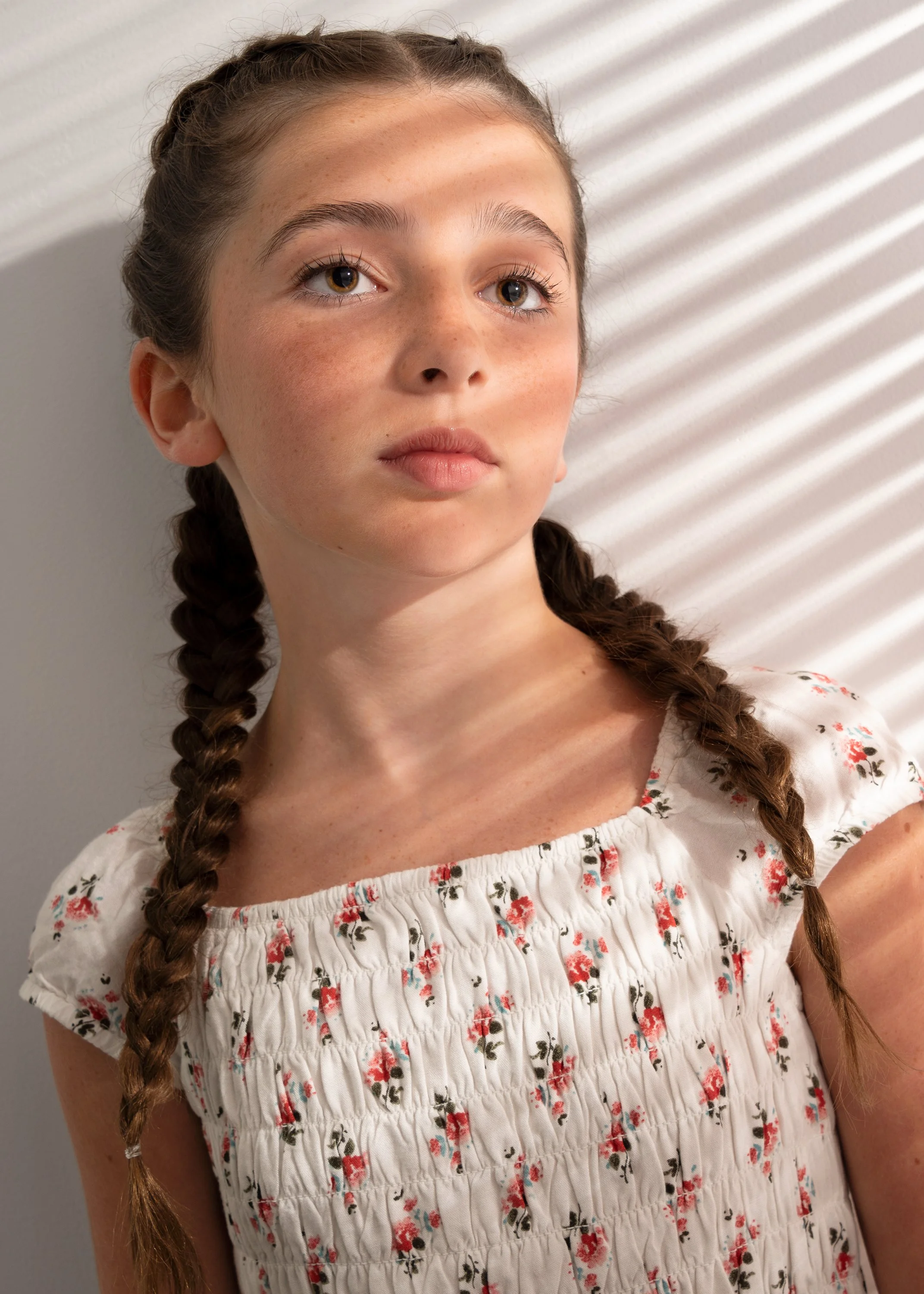 model-face-artistic-blinds-portrait