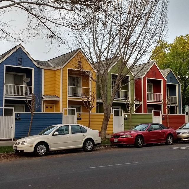 One more photo from #Sacramento. Never be afraid of a little #Color.