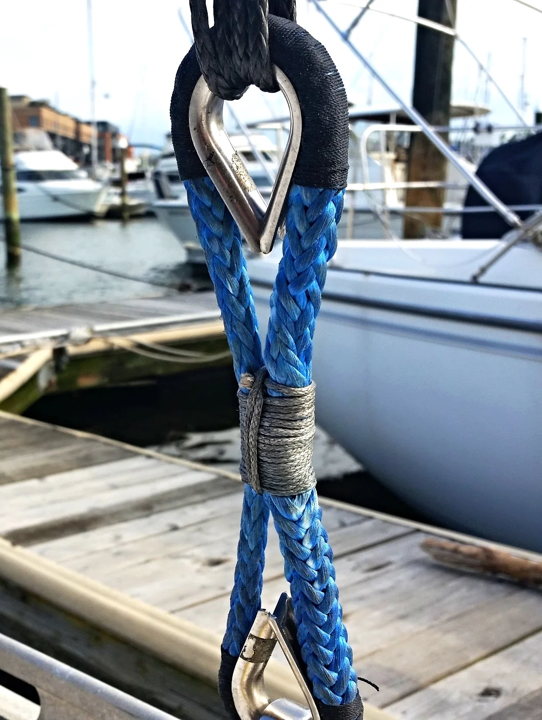 Dyneema Deadeye For information on how to make a Dyneema Deadeye, click here.