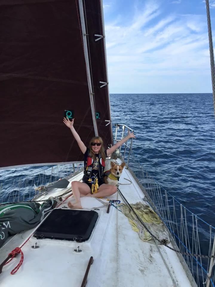 You can see our dirt towel on the starboard deck. We use this dirty thing to help contain the mud that gunk that comes up on the anchor chain and falls on the deck. During this trip, it got rather grungy looking, but it still serves it purpose.