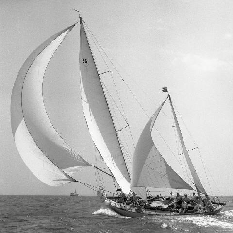 sailboat mizzen mast