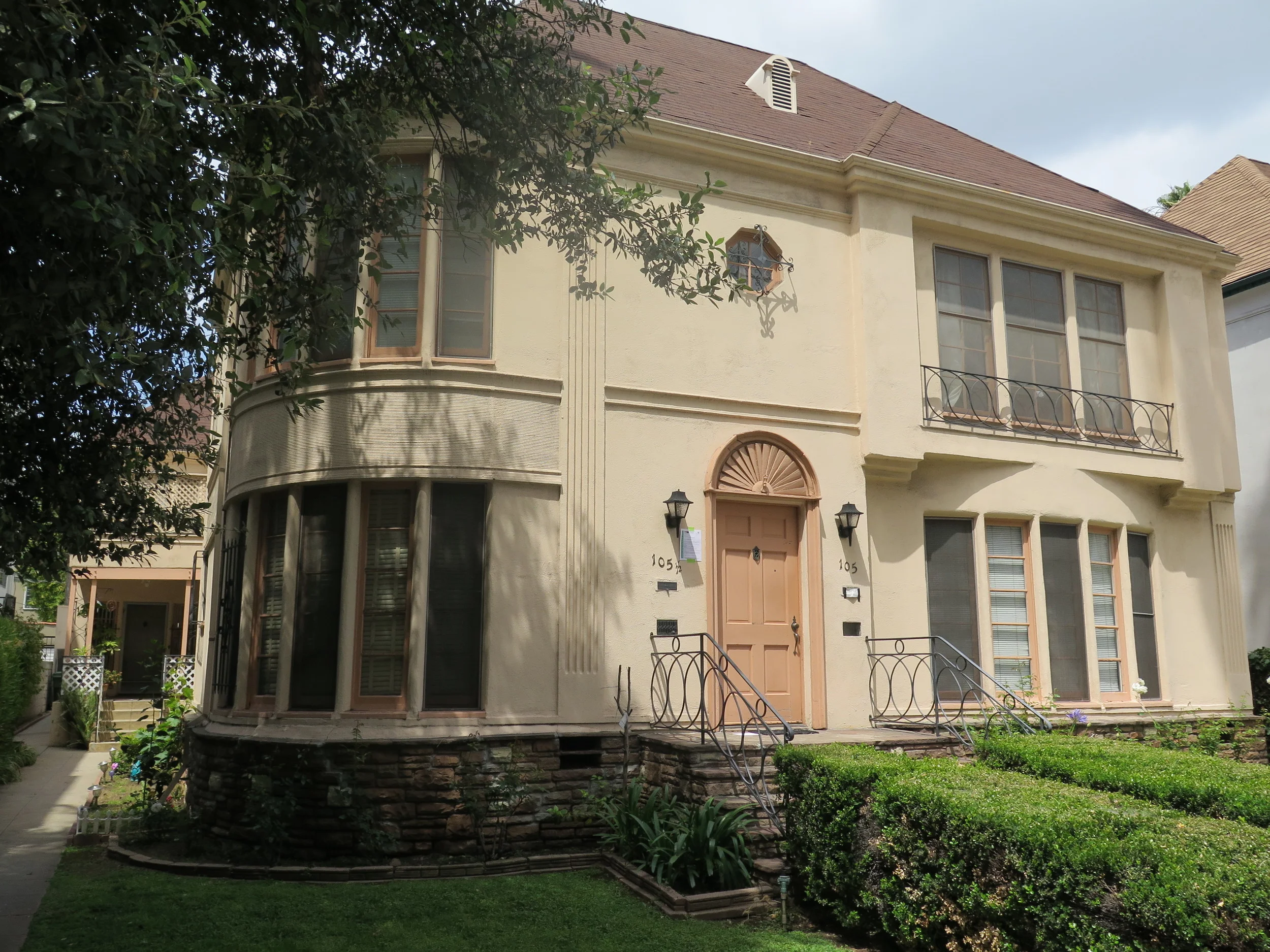 105 Doheny Drive Los Angeles, CA 90048