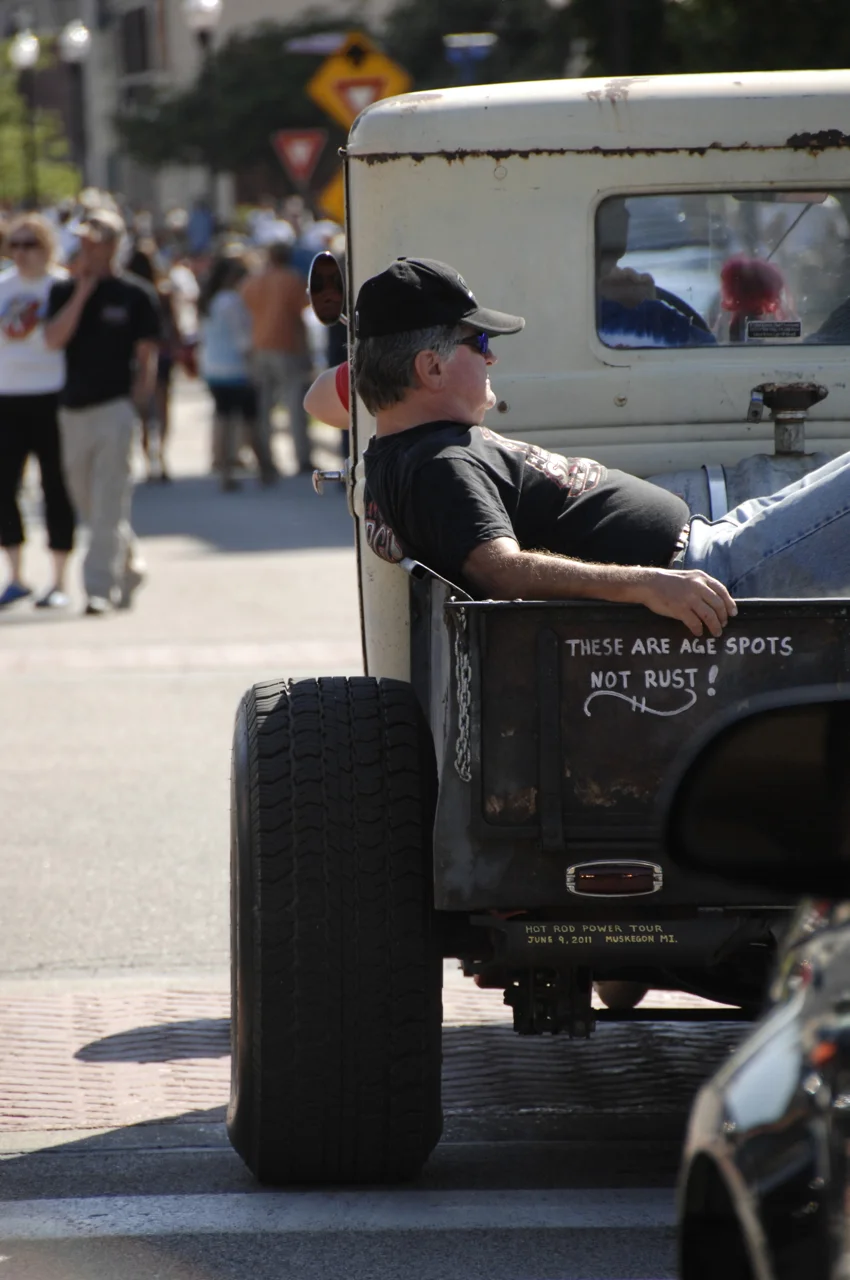32 Pickup Passenger