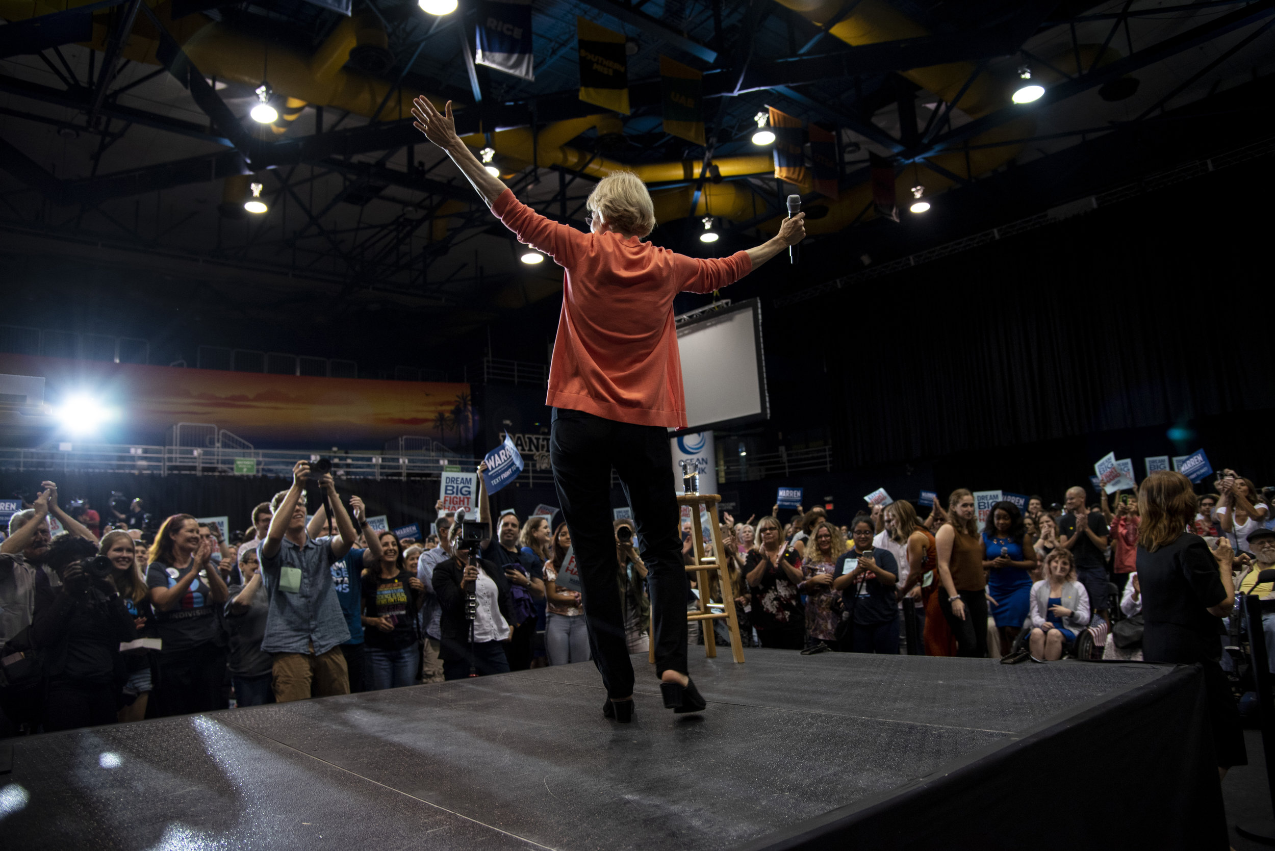  Democratic presidential candidate Senator Elizabeth Warren holds a town hall on the Florida International University campus on June 25, 2019. 