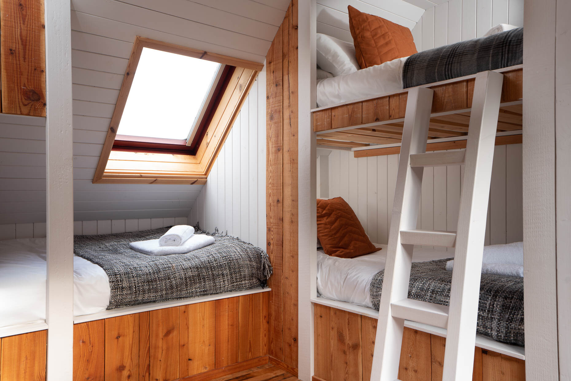 Bunk room for children at Hillview Cottage
