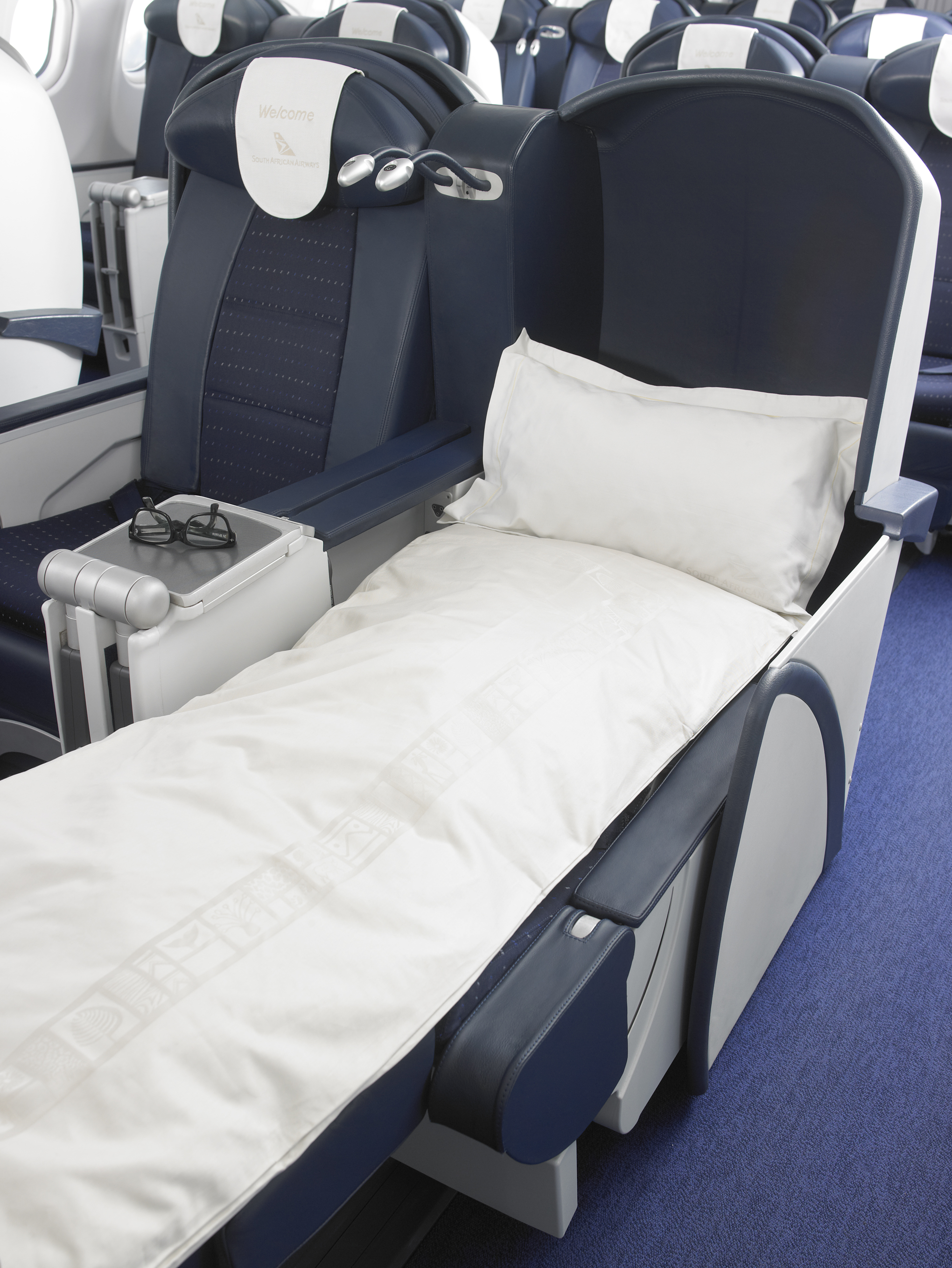 SAA A340 PS 70157_s.jpg