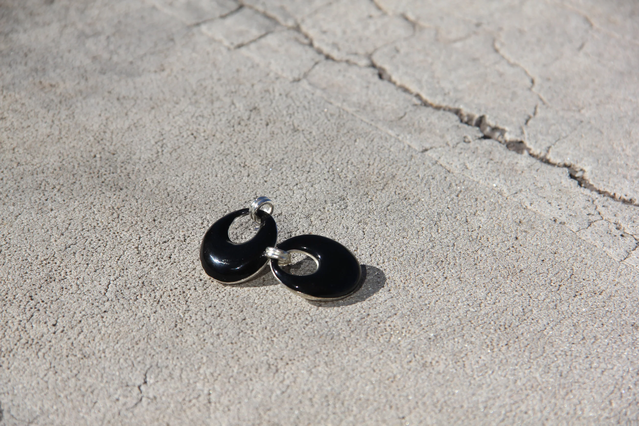 blk oval still 1.jpg