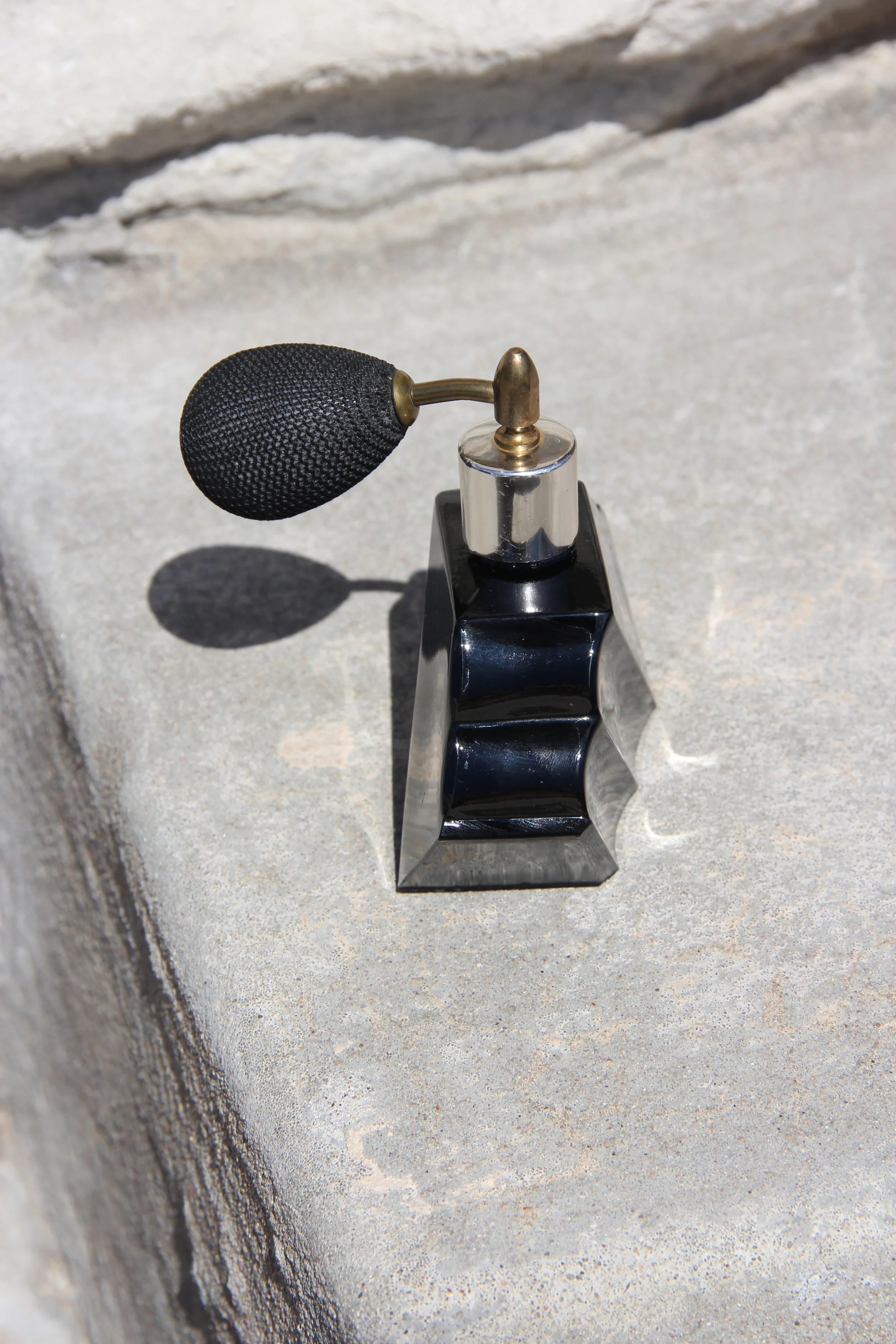 blk perfume 1.jpg