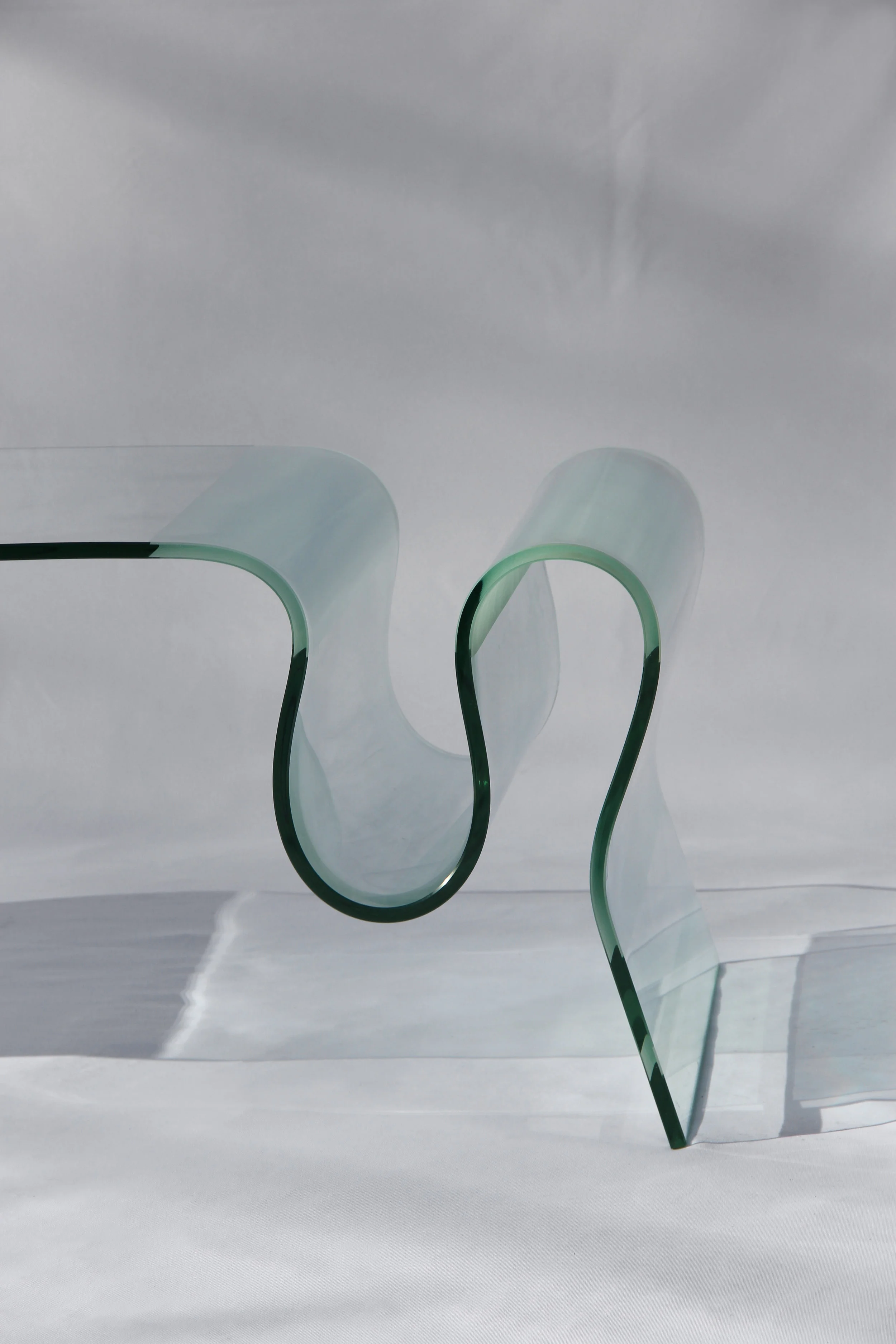 bent glass coffee table 1 .jpg