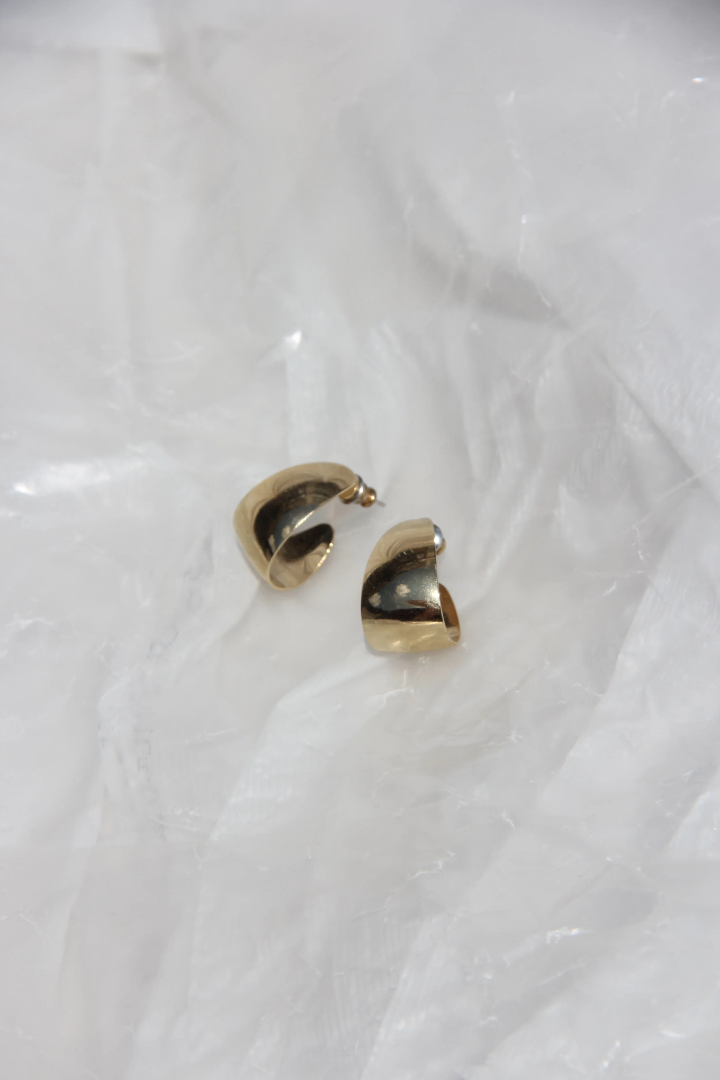 small gold hoops 5.jpg