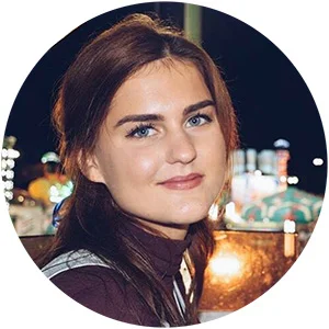 Clara Ard / Social Media Coordinator