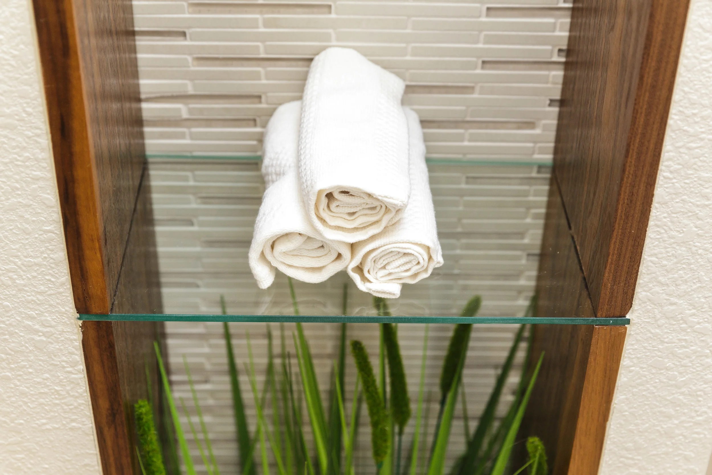 After: Small Bath Shelving
