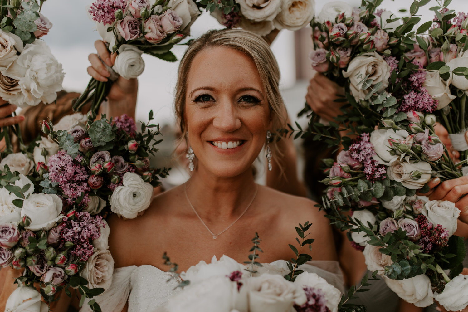 La Jeune Mariee real bride Elle's wedding day details.