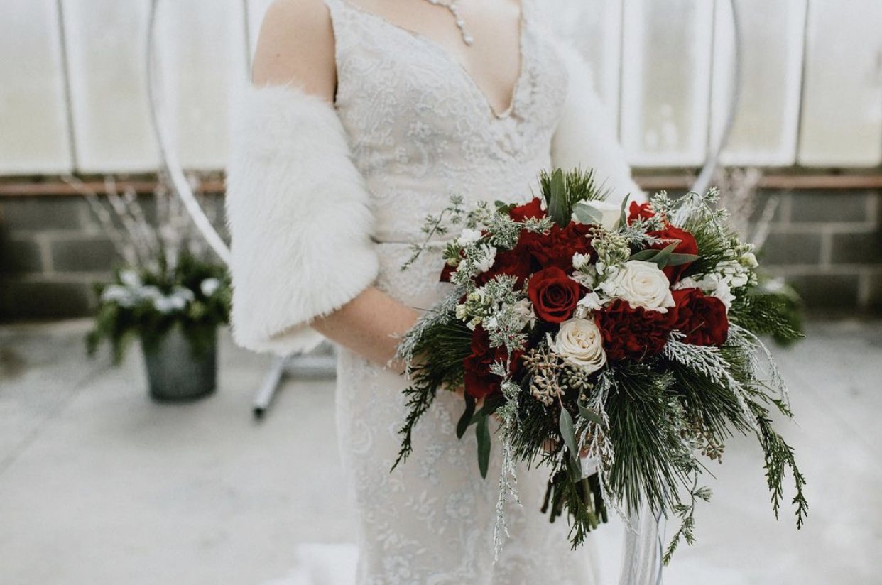 Holiday season wedding inspiration.