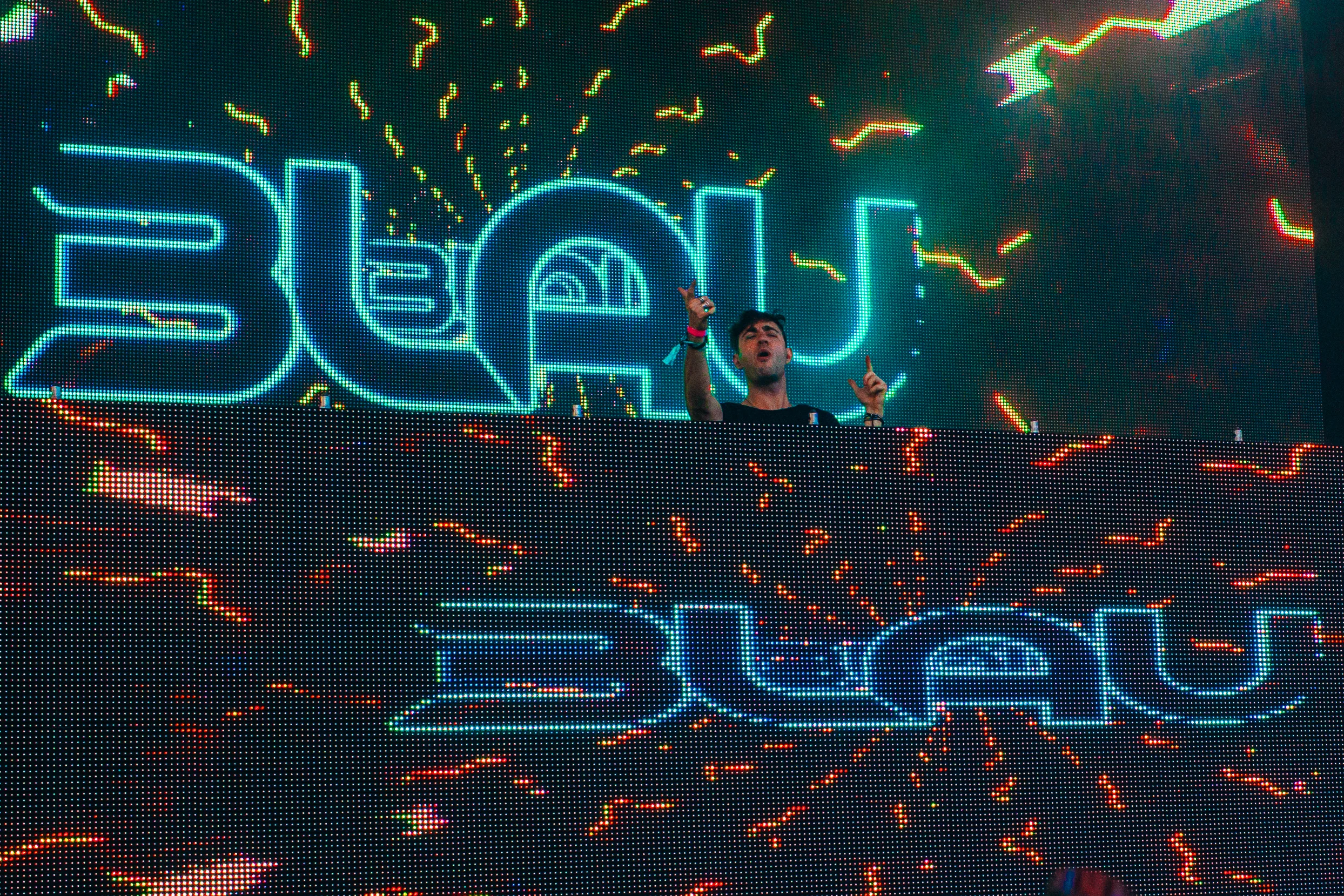 3LAU