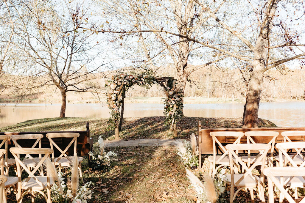 Jacqueline-Waters-Photography-Big-Spring-Farm-Lexington-Virginia-Fall-Wedding-Photographer-Ceremony(10).jpg