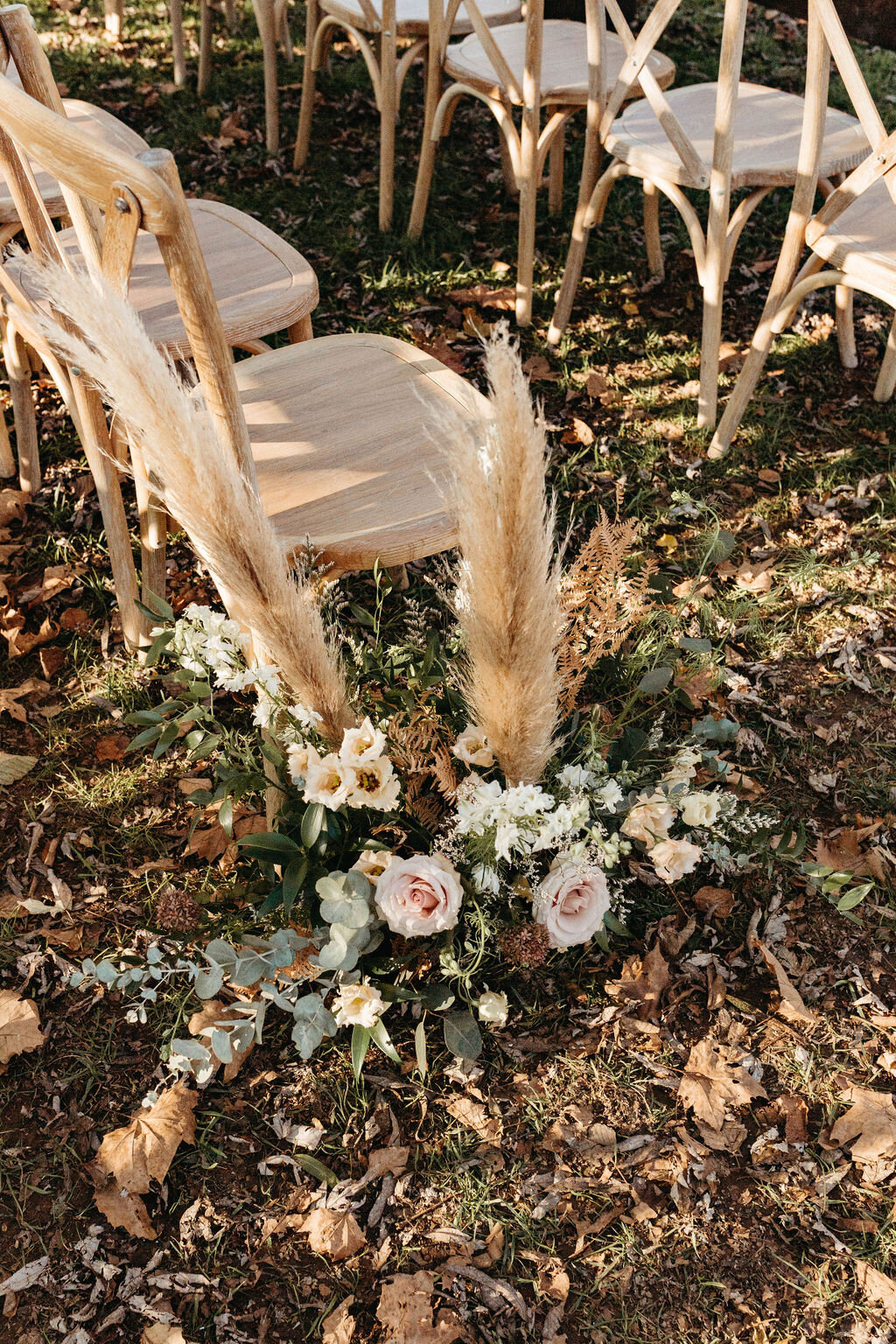 Jacqueline-Waters-Photography-Big-Spring-Farm-Lexington-Virginia-Fall-Wedding-Photographer-Ceremony(12).jpg