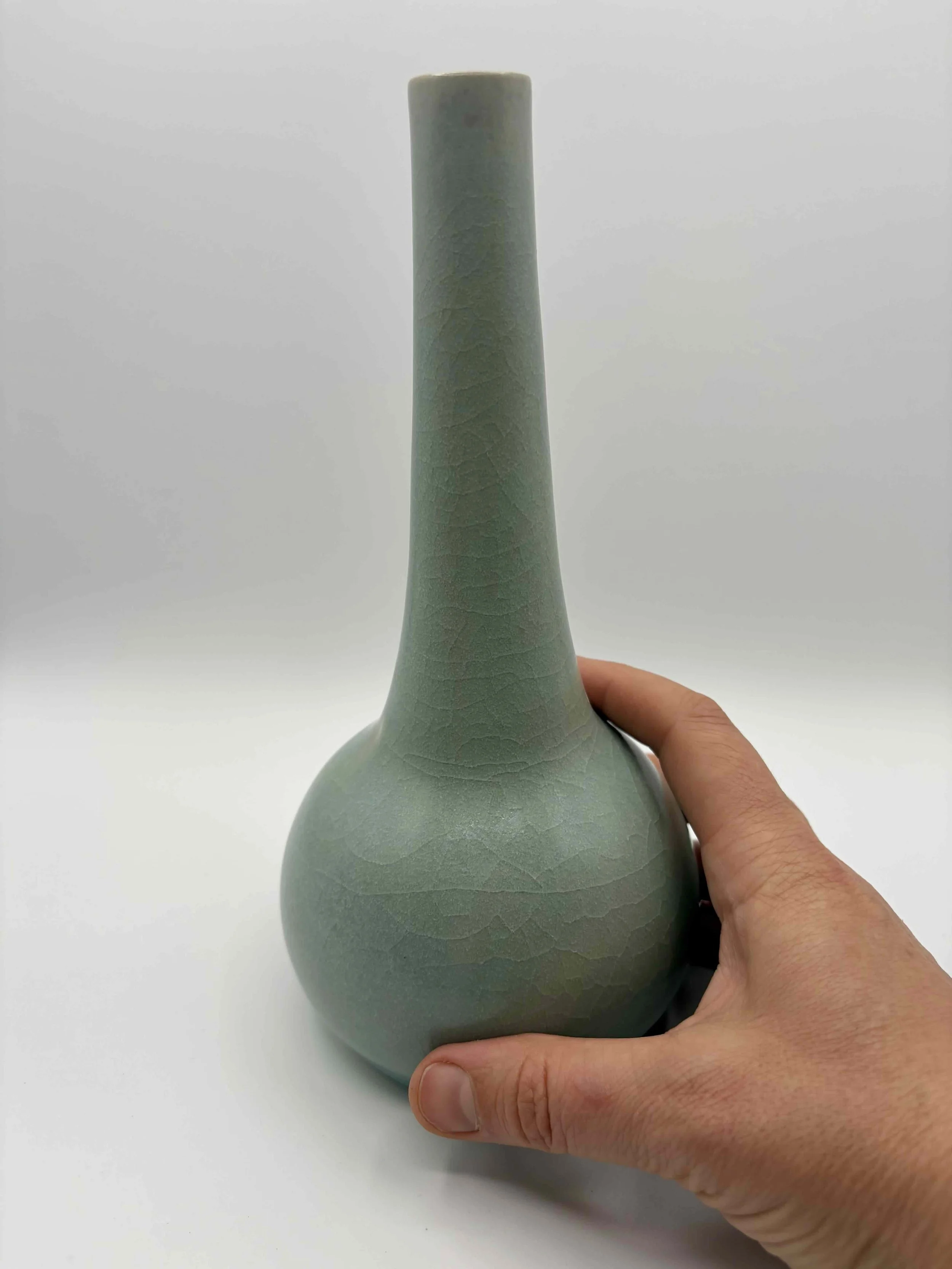 Vase hold.jpg
