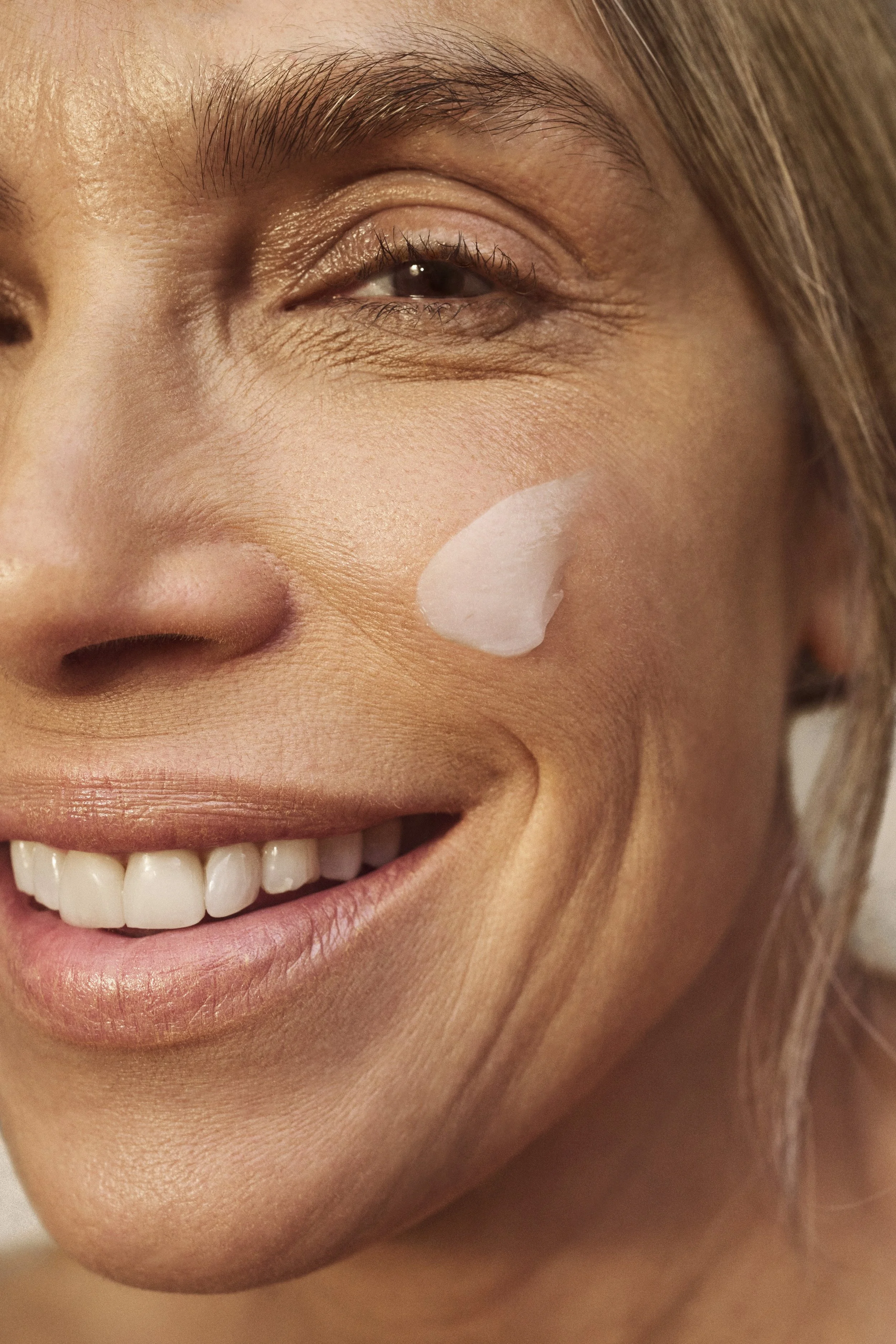 Aveeno_X_Amy_Harrity_SHOT_14_4735_r6_MT ALTA.jpg