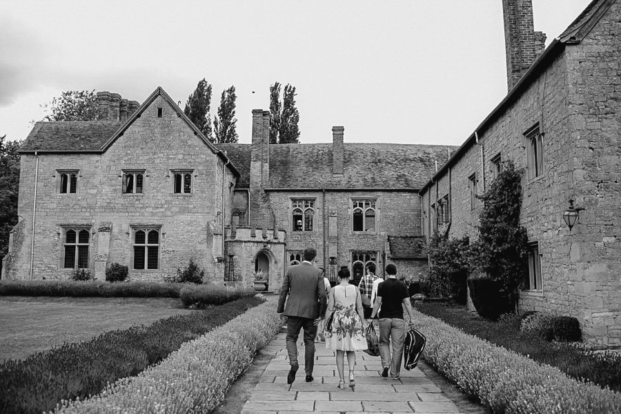 Notley-abbey-buckinghamshire-england-wedding-abi-q-photography--112.jpg