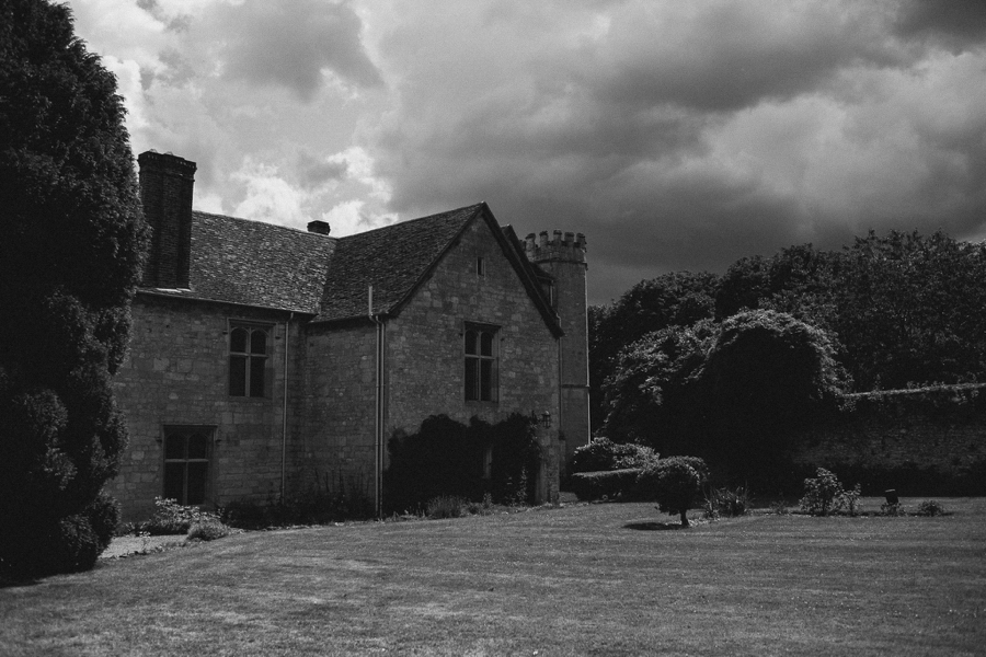 Notley-abbey-buckinghamshire-england-wedding-abi-q-photography--139.jpg