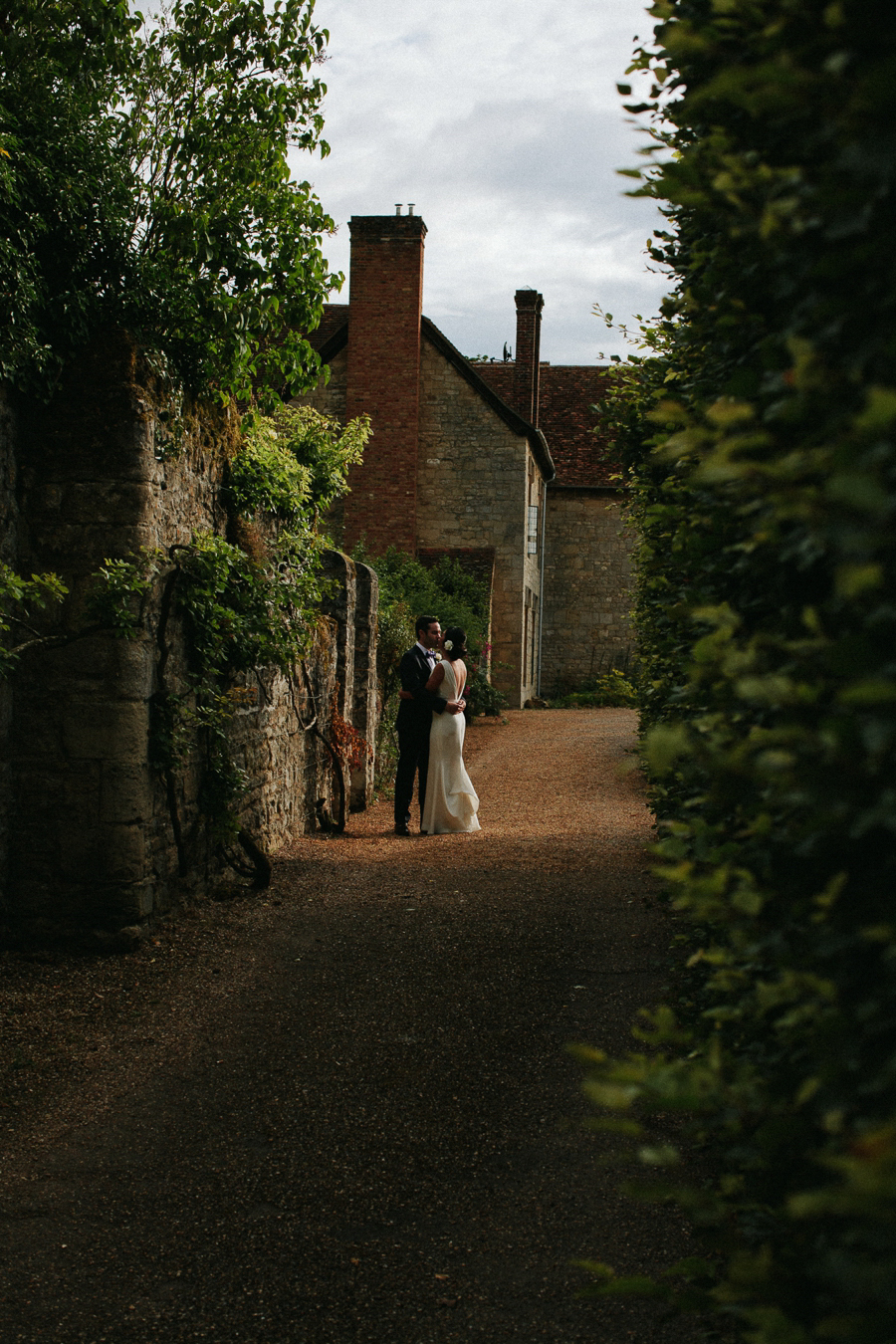 Notley-abbey-buckinghamshire-england-wedding-abi-q-photography--186.jpg