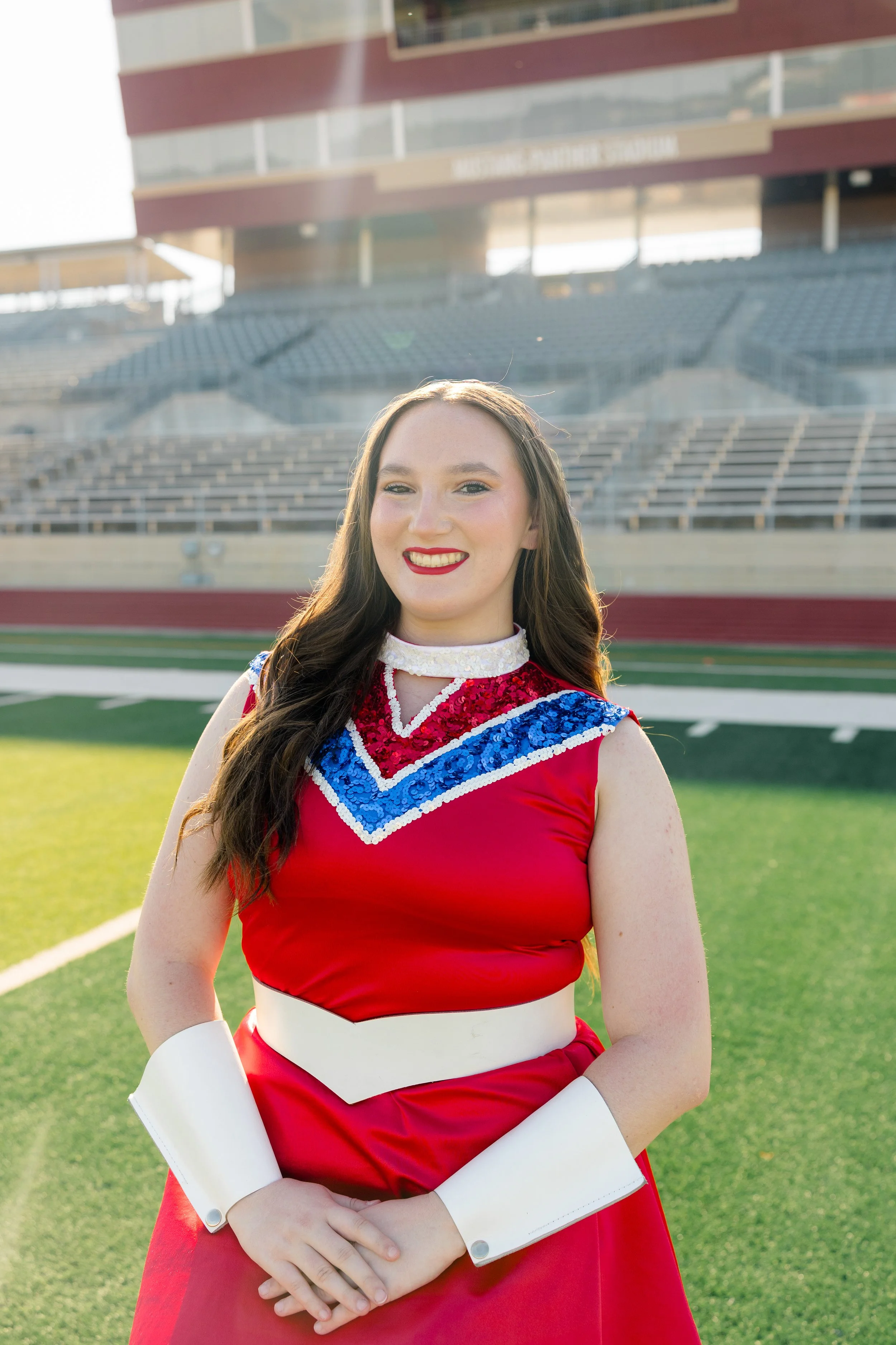 Chloe Gallagher, Belles Officer