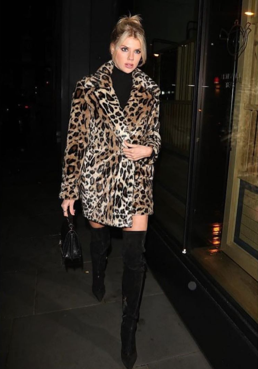 CHARLOTTE MCKINNIE WEARING ELISABETTA FRANCHI