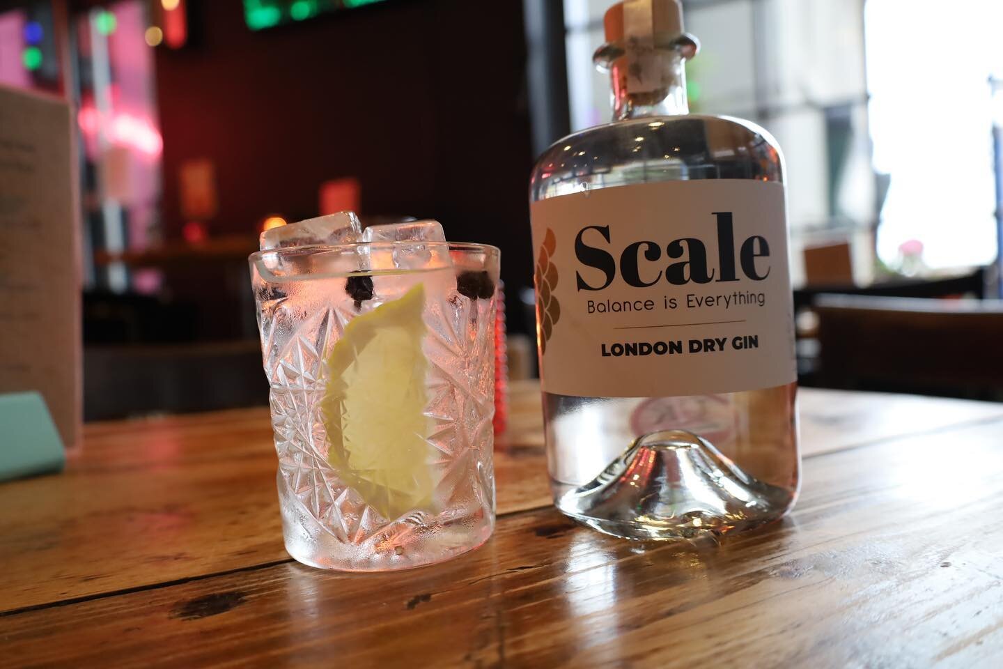 Meet our new house gin!

Very excited to be working with the team @scale_gin !

We know your going to love it as much as we do!

#kentwedding #kent #kentweddings #kentmobilebar #mobilebartender #barhire #weddingbar #wedding  #henparty #cocktailsofins