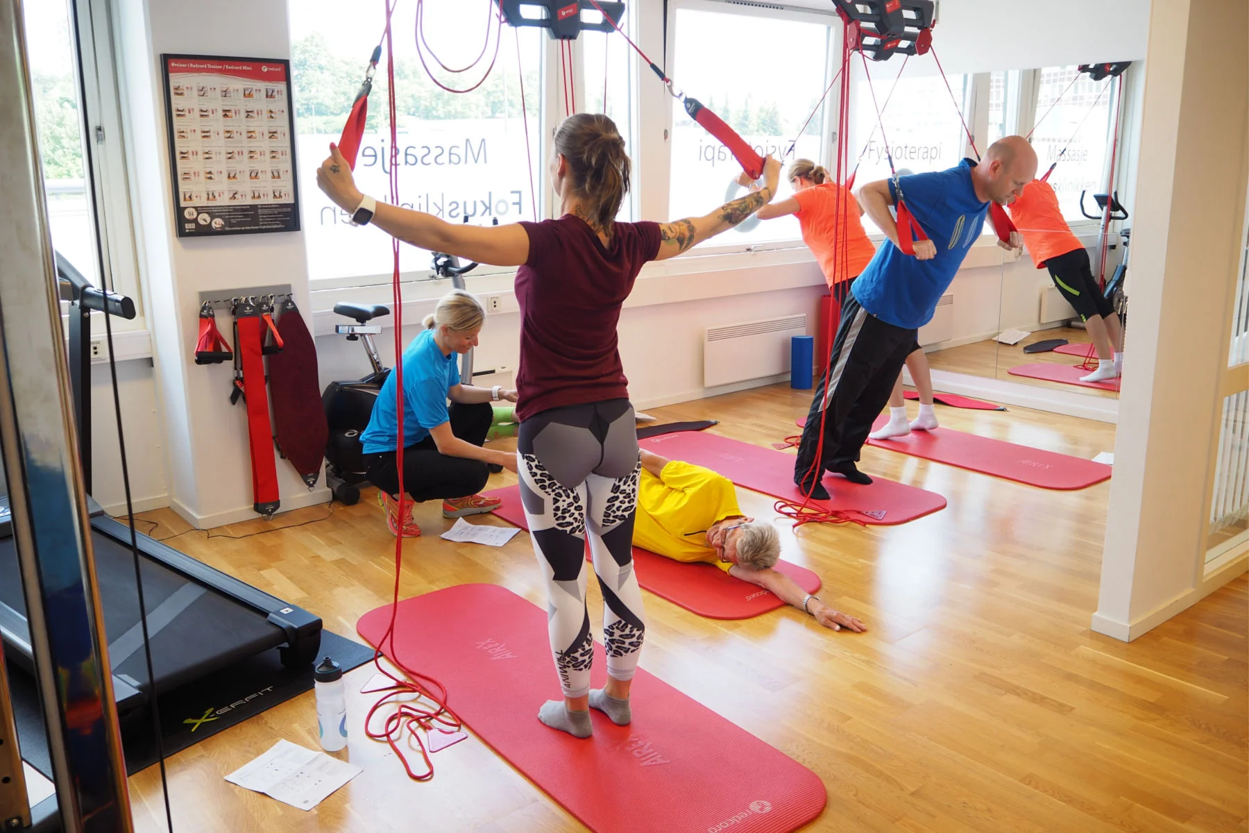 Fysioterapeutene på Fokusklinikken tilbyr trening og rehabilitering individuelt eller i små grupper. Foto: Fokusklinikken