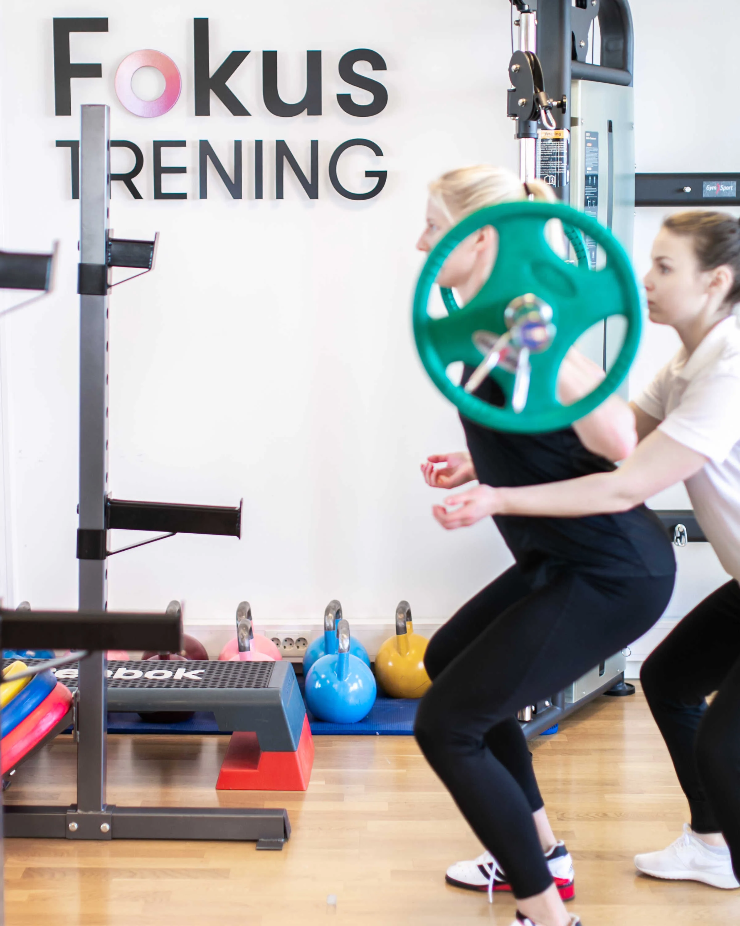 Trening på Fokusklinikken med en av klinikkens fysioterapeuter.