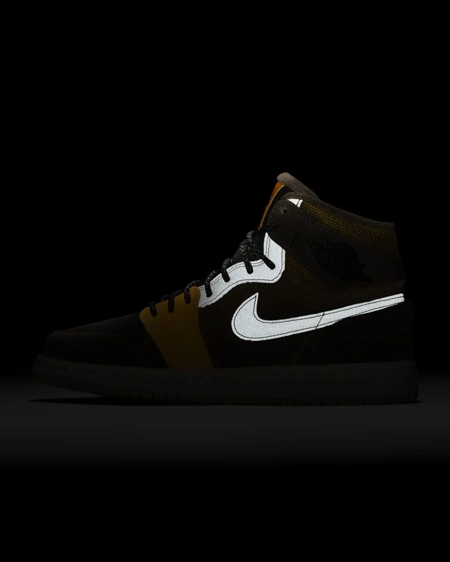 air-jordan-1-retro-high-premium-utility-womens-shoe-SZ9Hsj.jpg