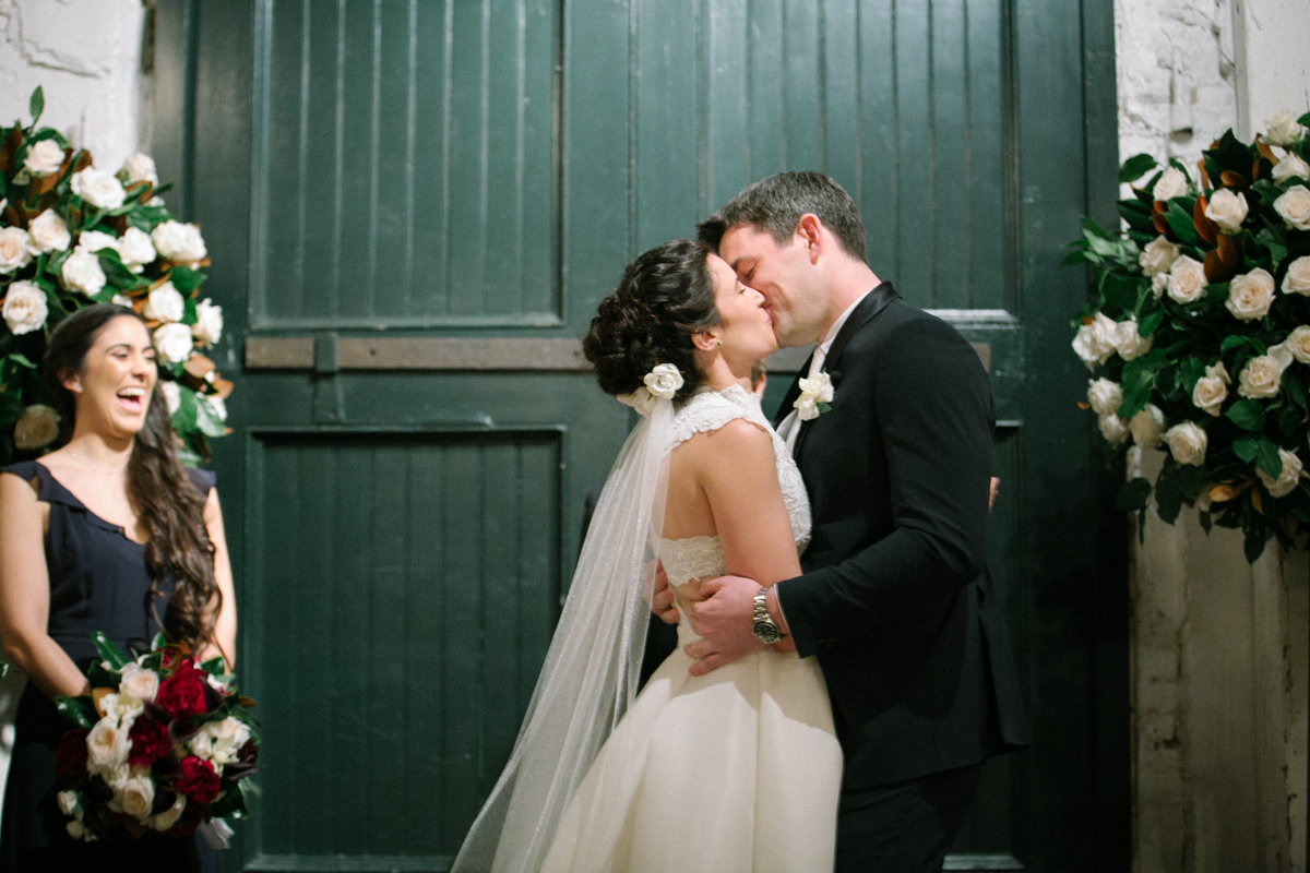 New Orleans weddings first kiss