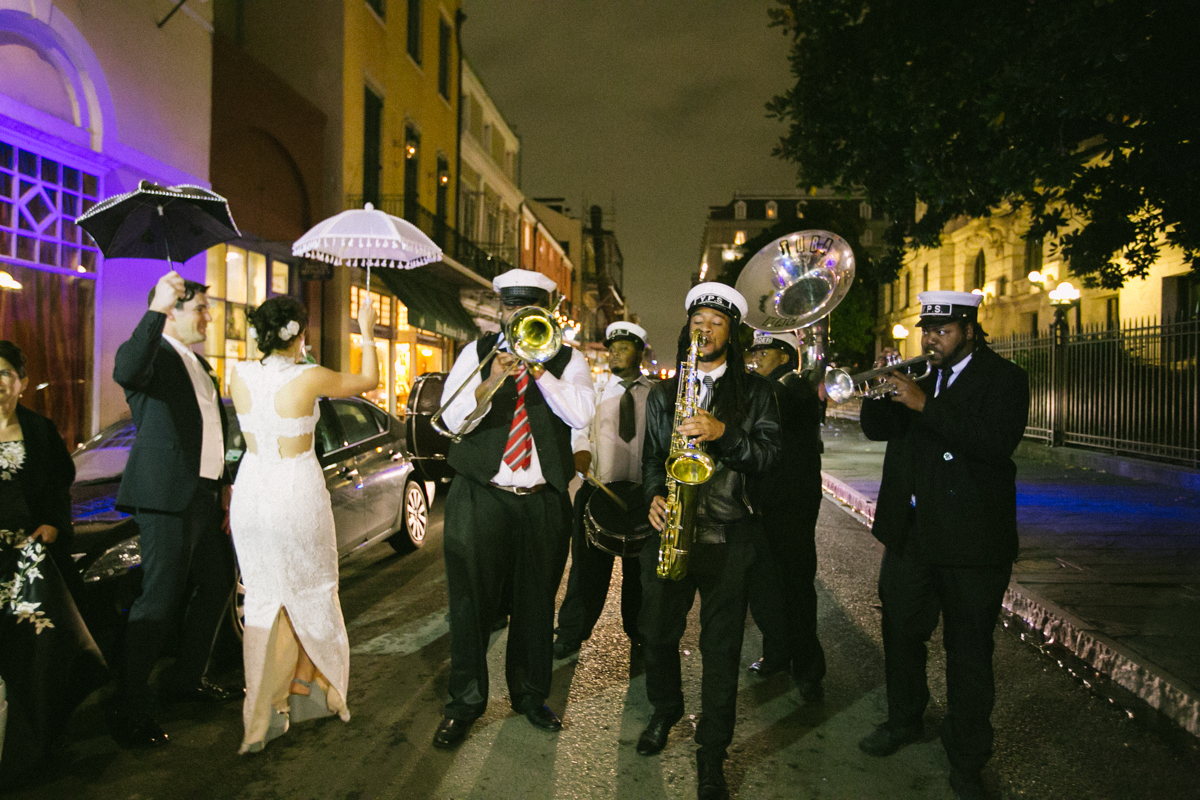 New Orleans weddings second line