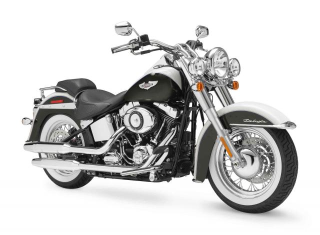 2012_Harley-Davidson_Softail_Deluxe_Motorcycle_2_108567.jpg