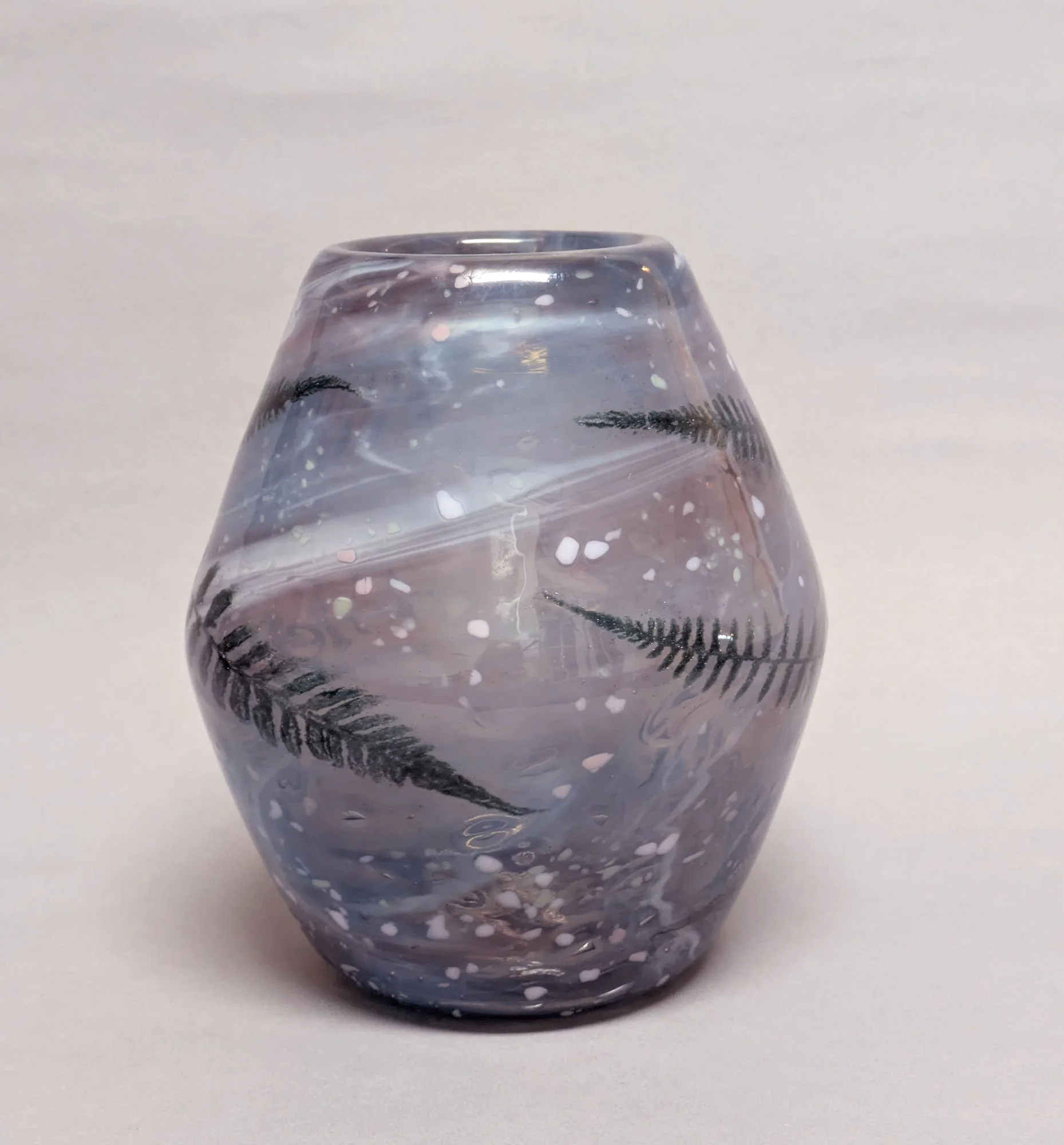 SHD swirl fern vase 26 side.jpg