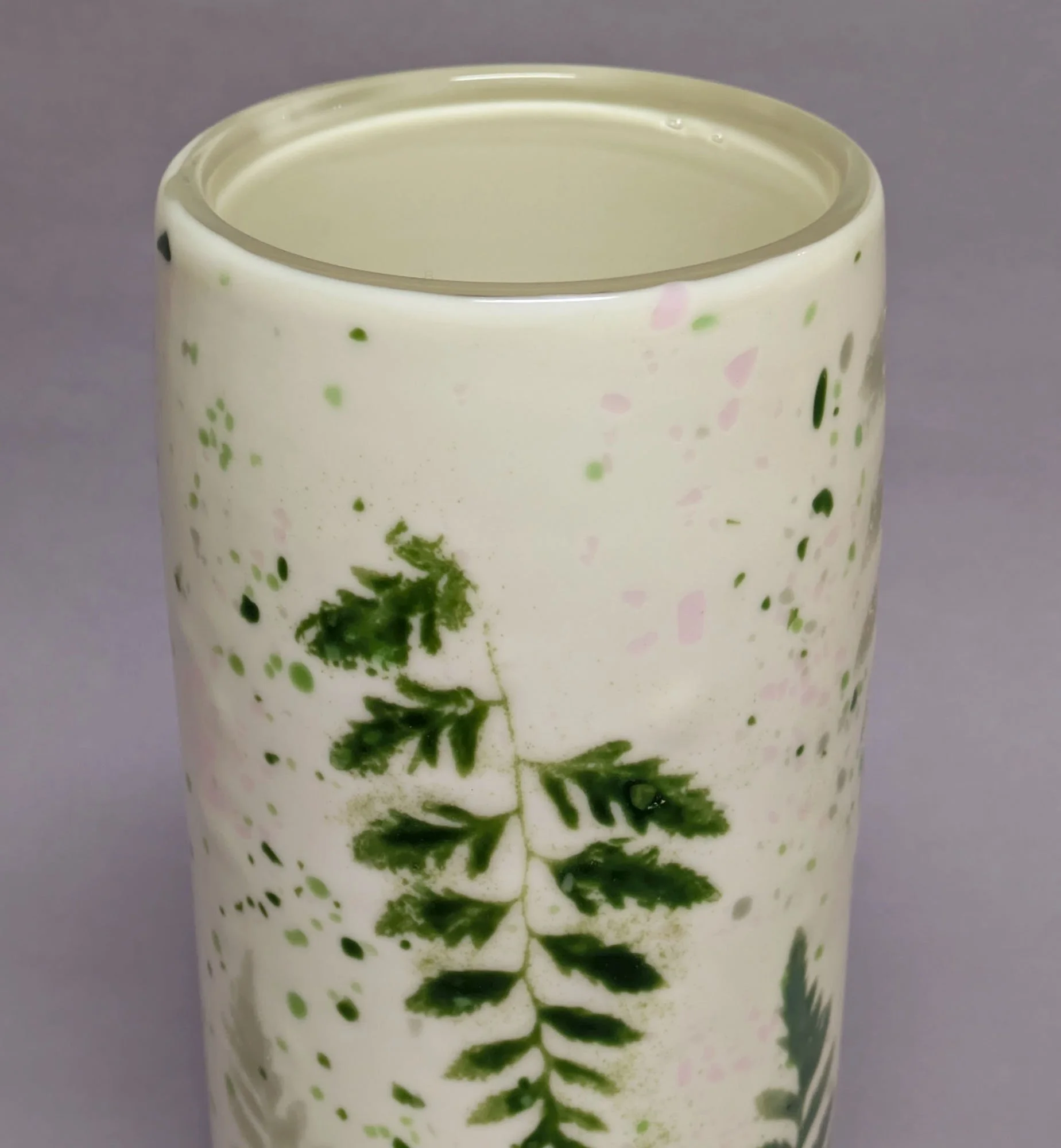 SHD ivory fern vase 26 lip.jpg
