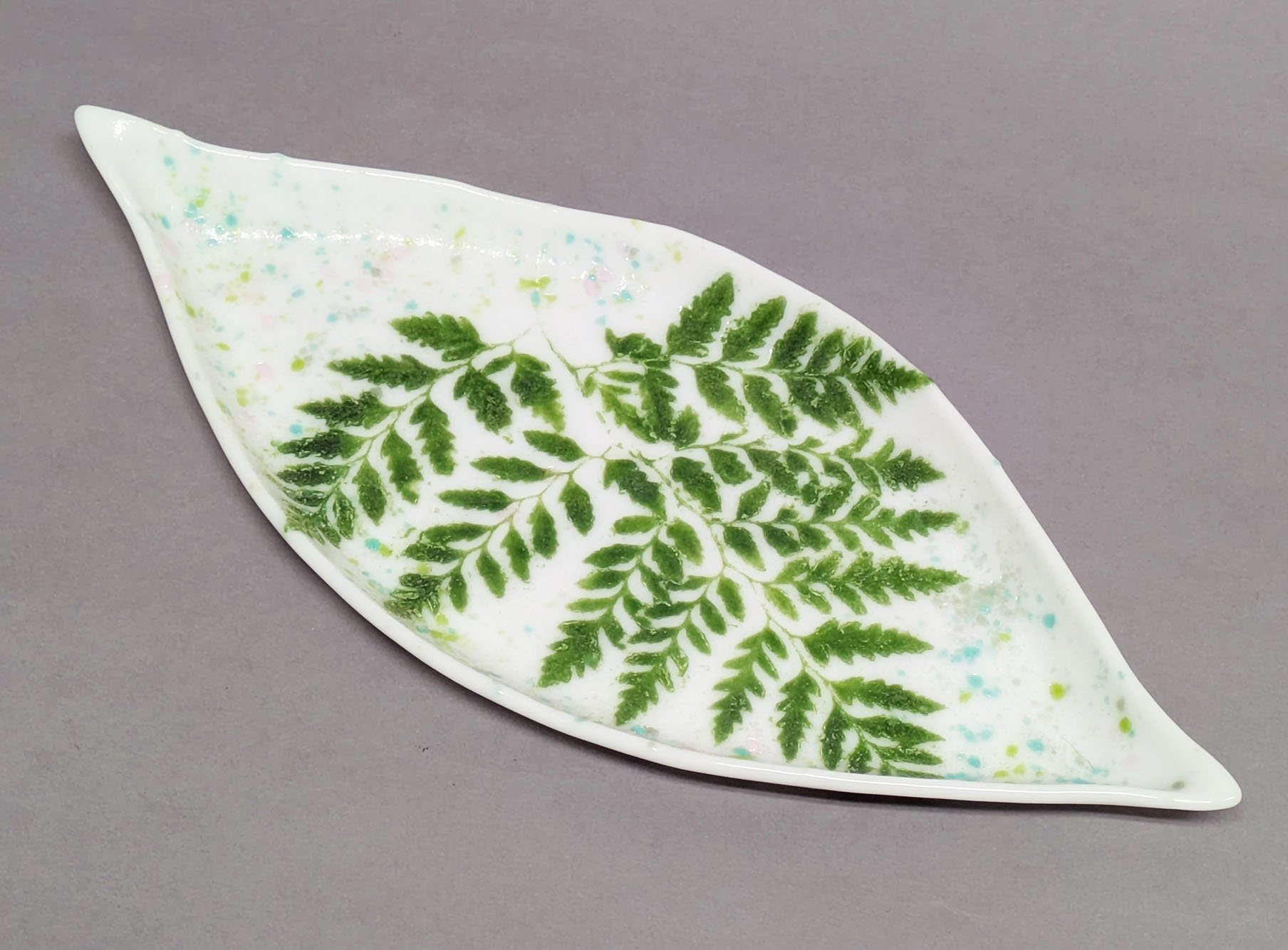SHD platter white leaf w fern 1.jpg