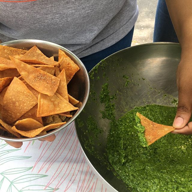 Pedal Power Green Salsa, Black Bean dip, and smoothies (Apple,Pear, Lychee and Mint)
with freshly fried chips and our own special seasoning in partnership with @citygrowersnyc  Students from IS 157 in the Taffe Place playground gave us some pedal-pow